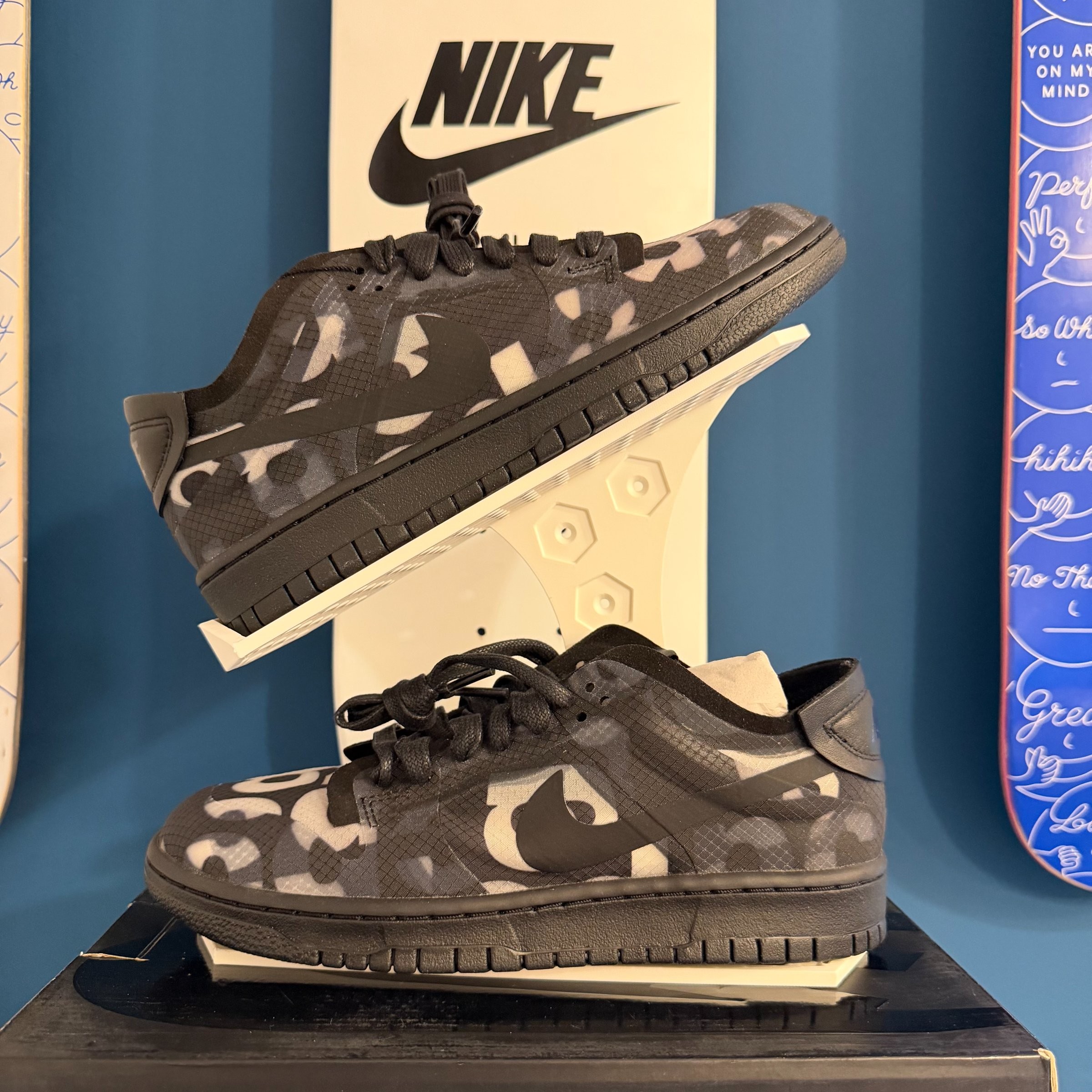 Photo de Nike Dunk Low x CDG Black/Black-Black (Comme des Garçons Camo)