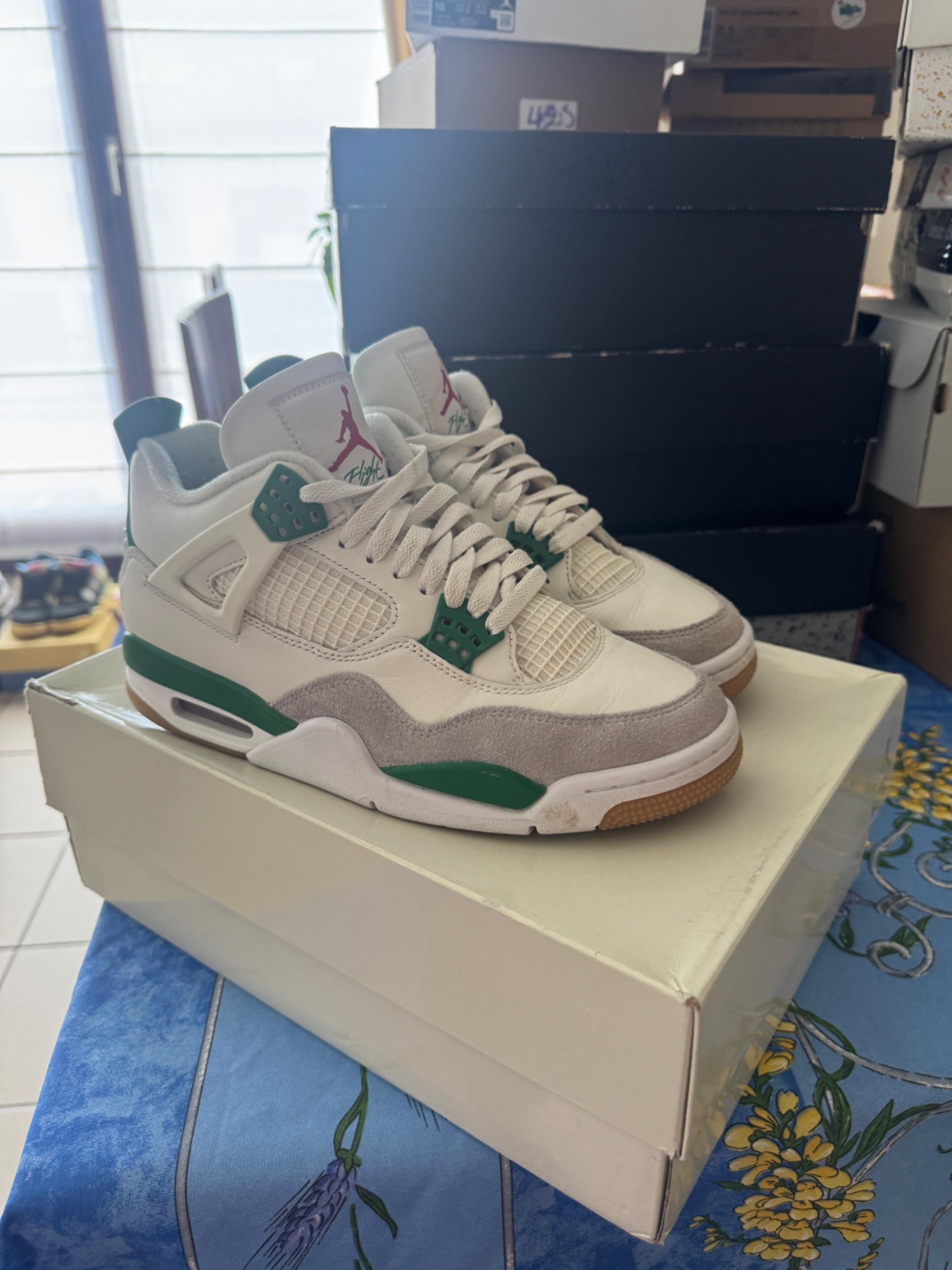 Photo de Air Jordan 4 Retro SP Sail/White-Pine Green (Nike SB)