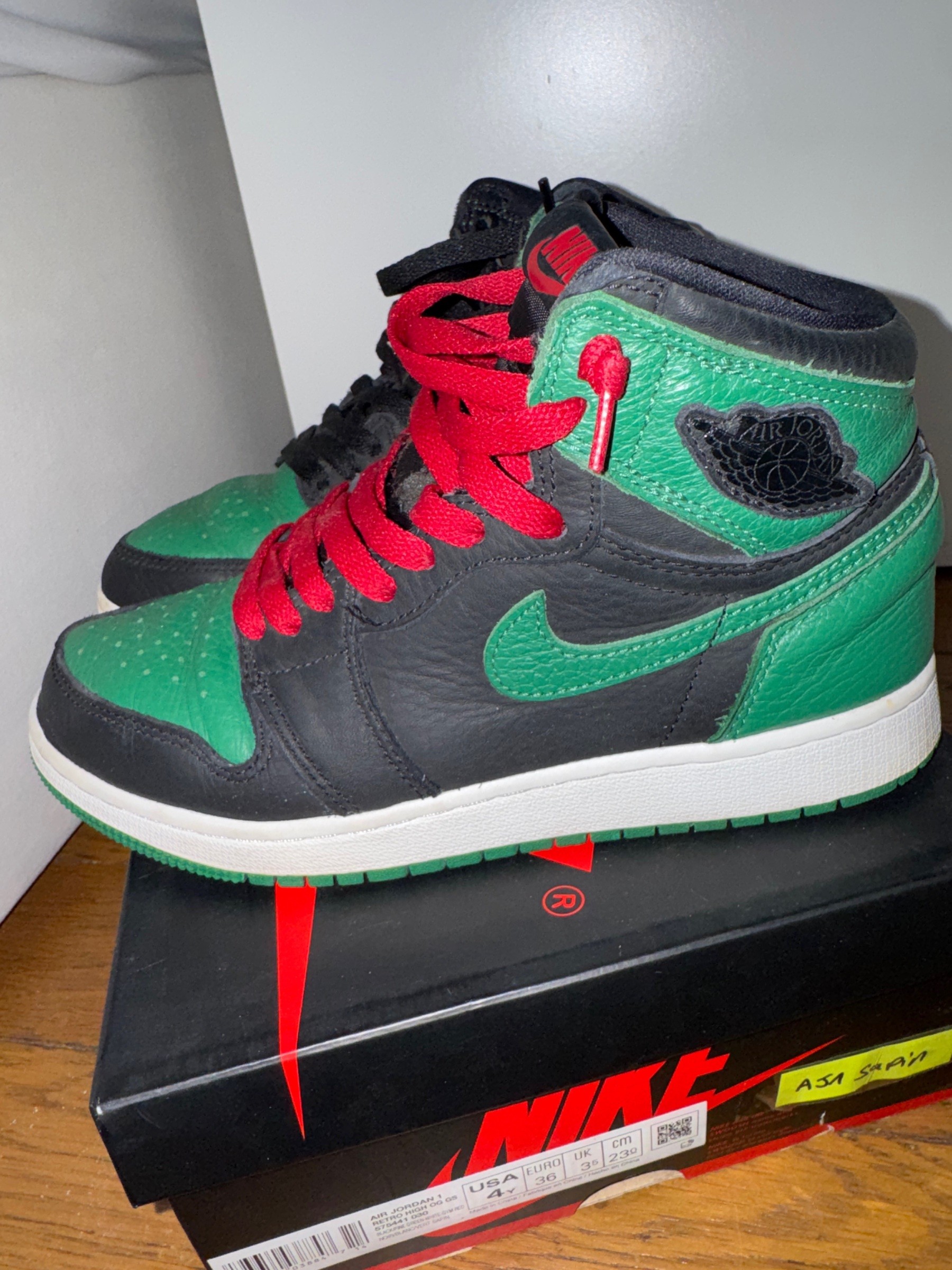 Photo de Air Jordan 1 Retro High OG GS Pine Green/Black/White/Gym Red