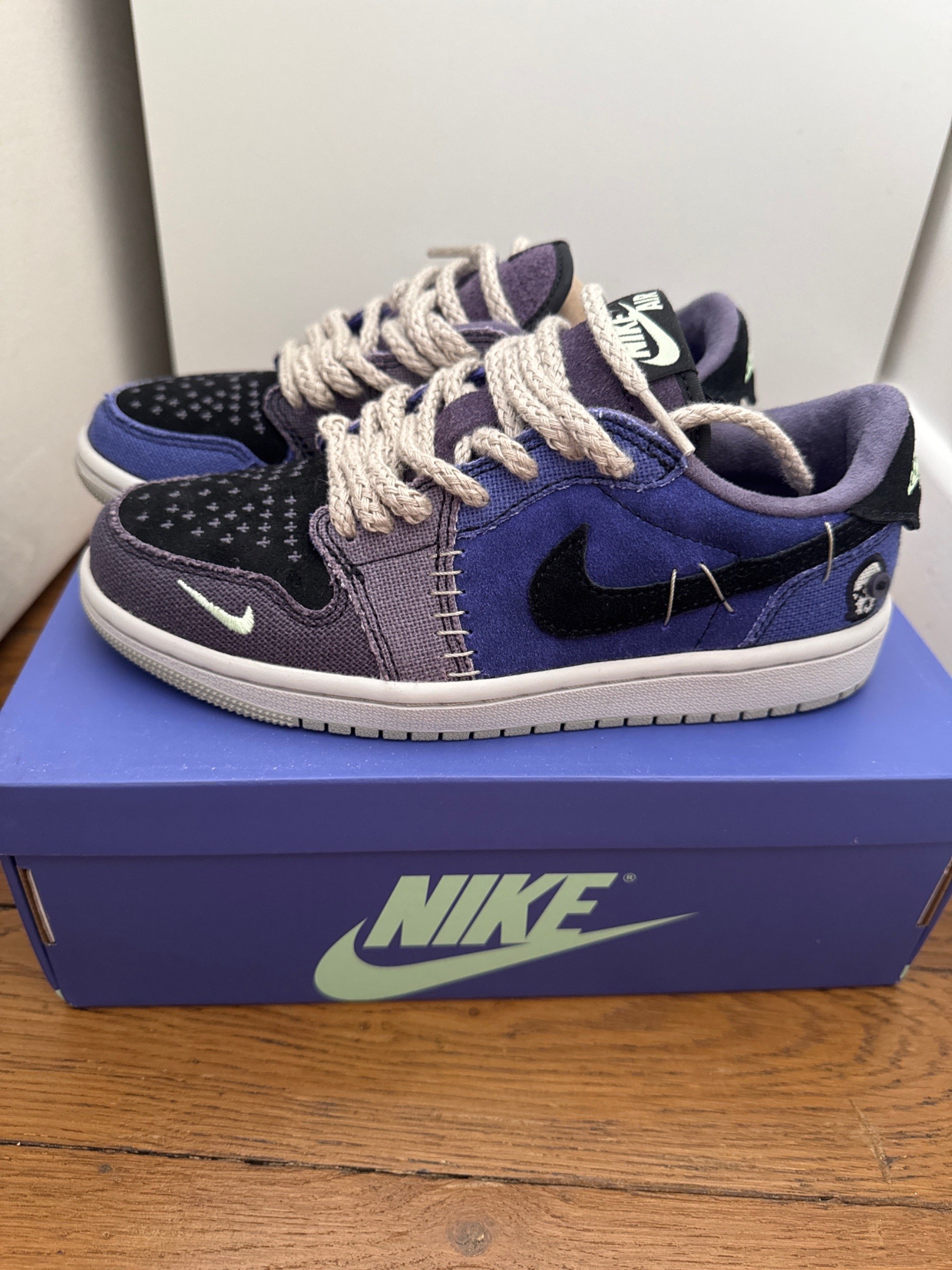 Photo de Jordan 1 Retro Low OG Zion Williamson Voodoo Alternate