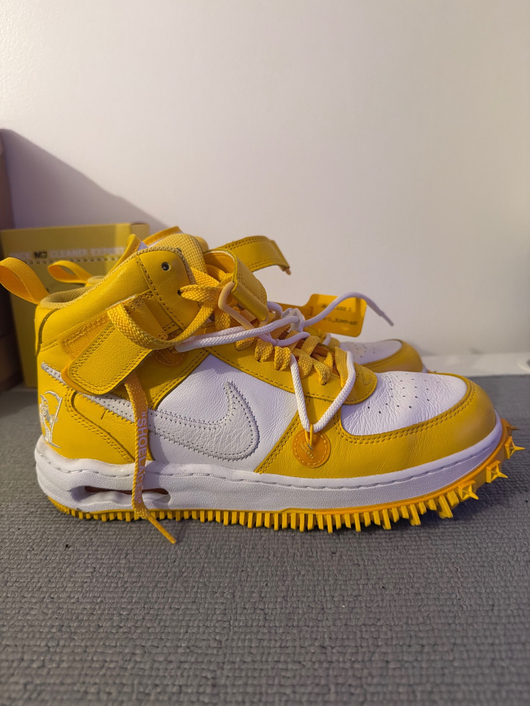 Photo de Nike Air Force 1 Mid SP Off-White Varsity Maize White/White/Varsity Maize