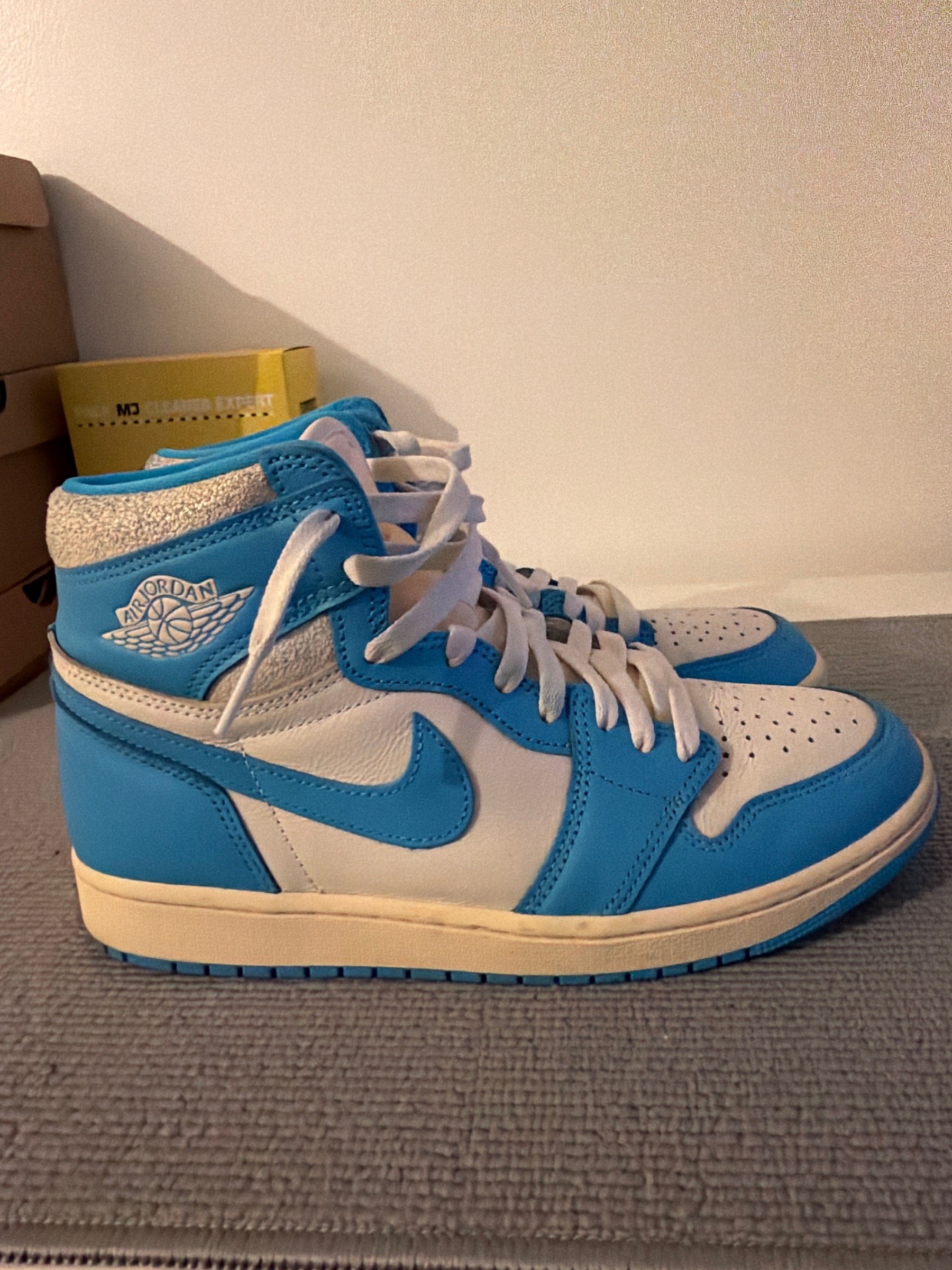 Photo de Jordan 1 Retro High OG UNC Reimagined Dark Powder Blue/Dark Powder Blue-Sail