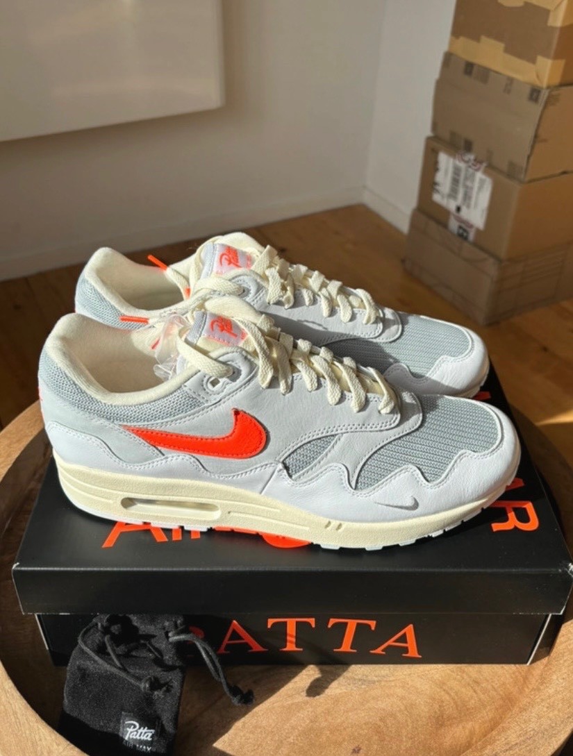 Photo de Nike Air Max 1 Patta White Orange Hyper Crimson