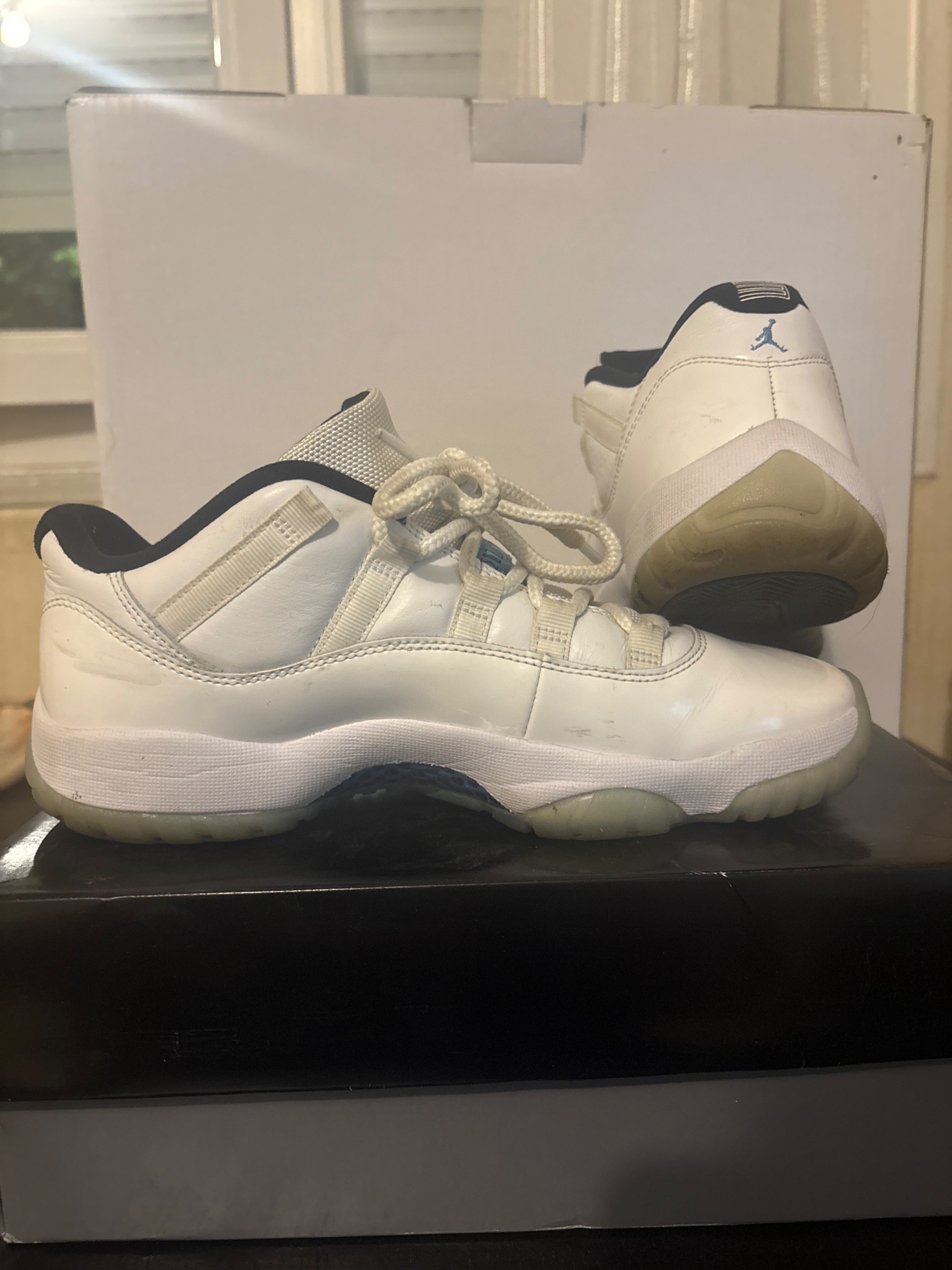 Photo de Air Jordan 11 Retro Low Columbia/Legend Blue