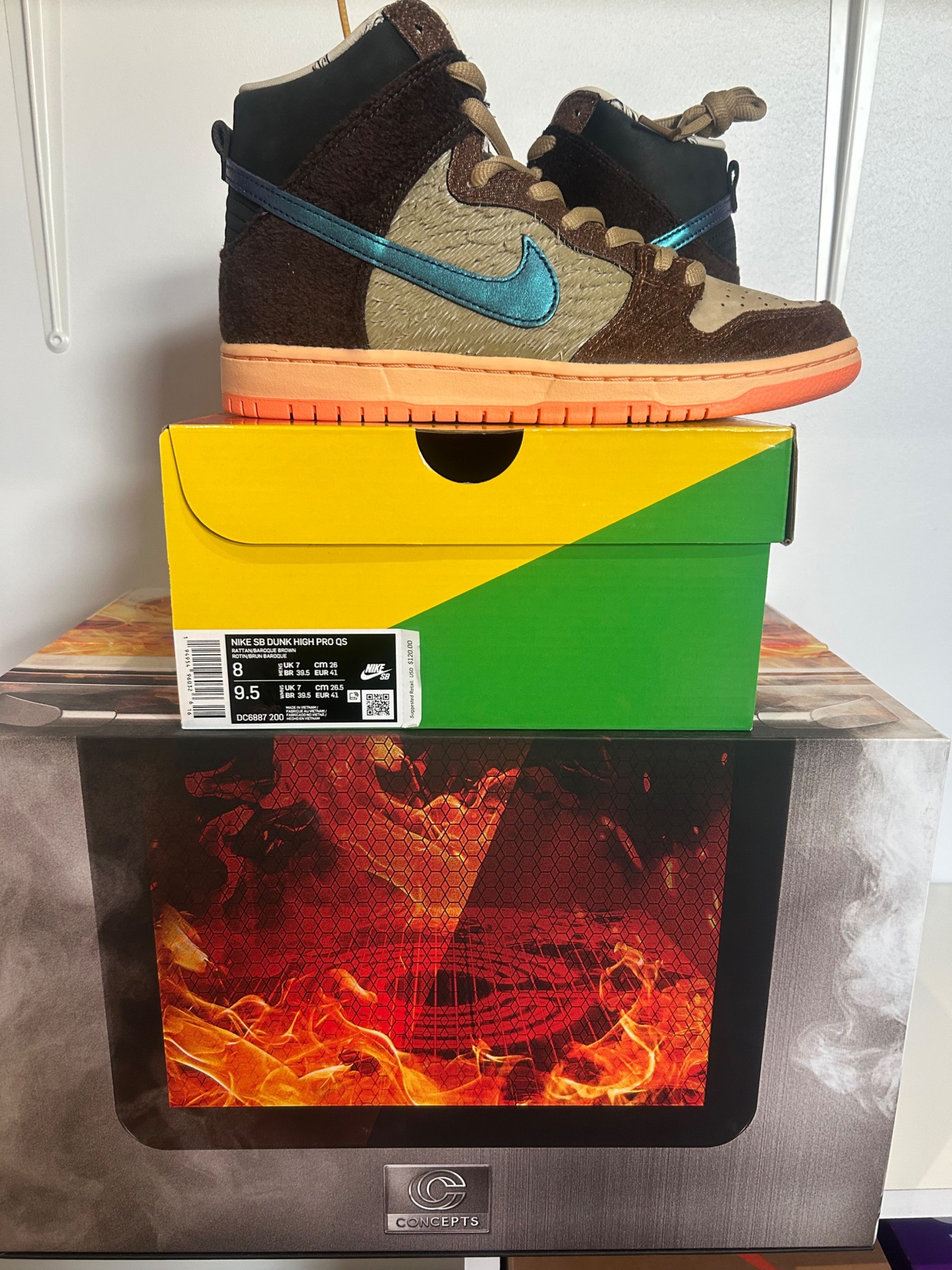 Photo de Nike SB Dunk High Pro QS Concepts Turkey and the Wolf
