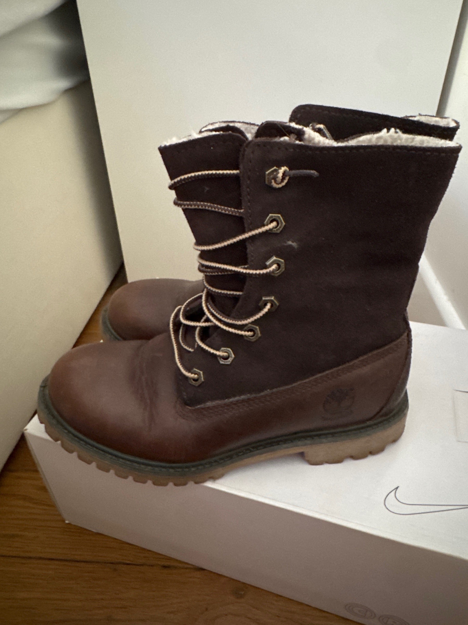 Photo de Timberland 6-Inch Shearling Boot Brown