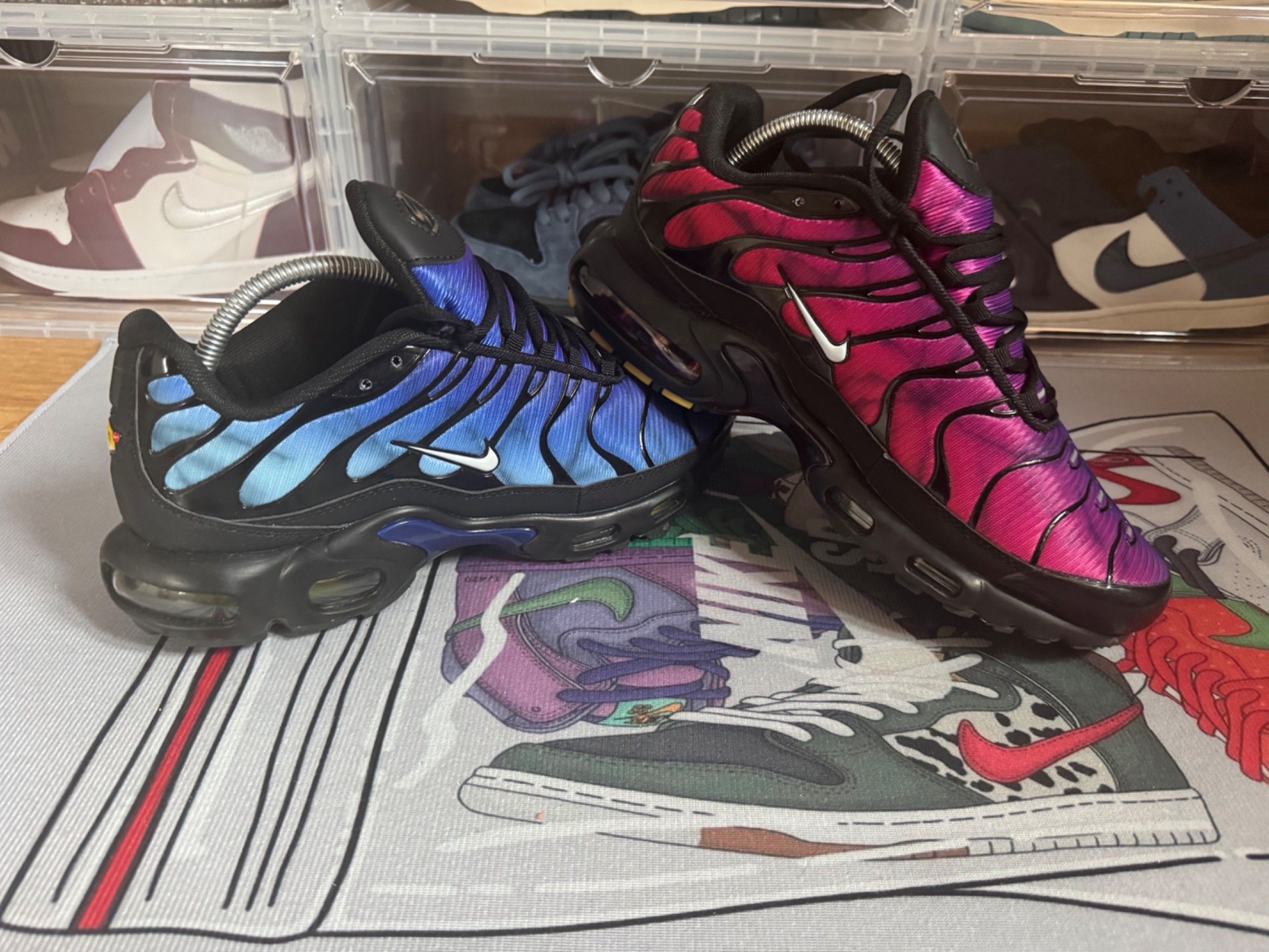 Photo de Nike Air Max Plus 25 Anniversaire Black/Black/Varsity red/White
