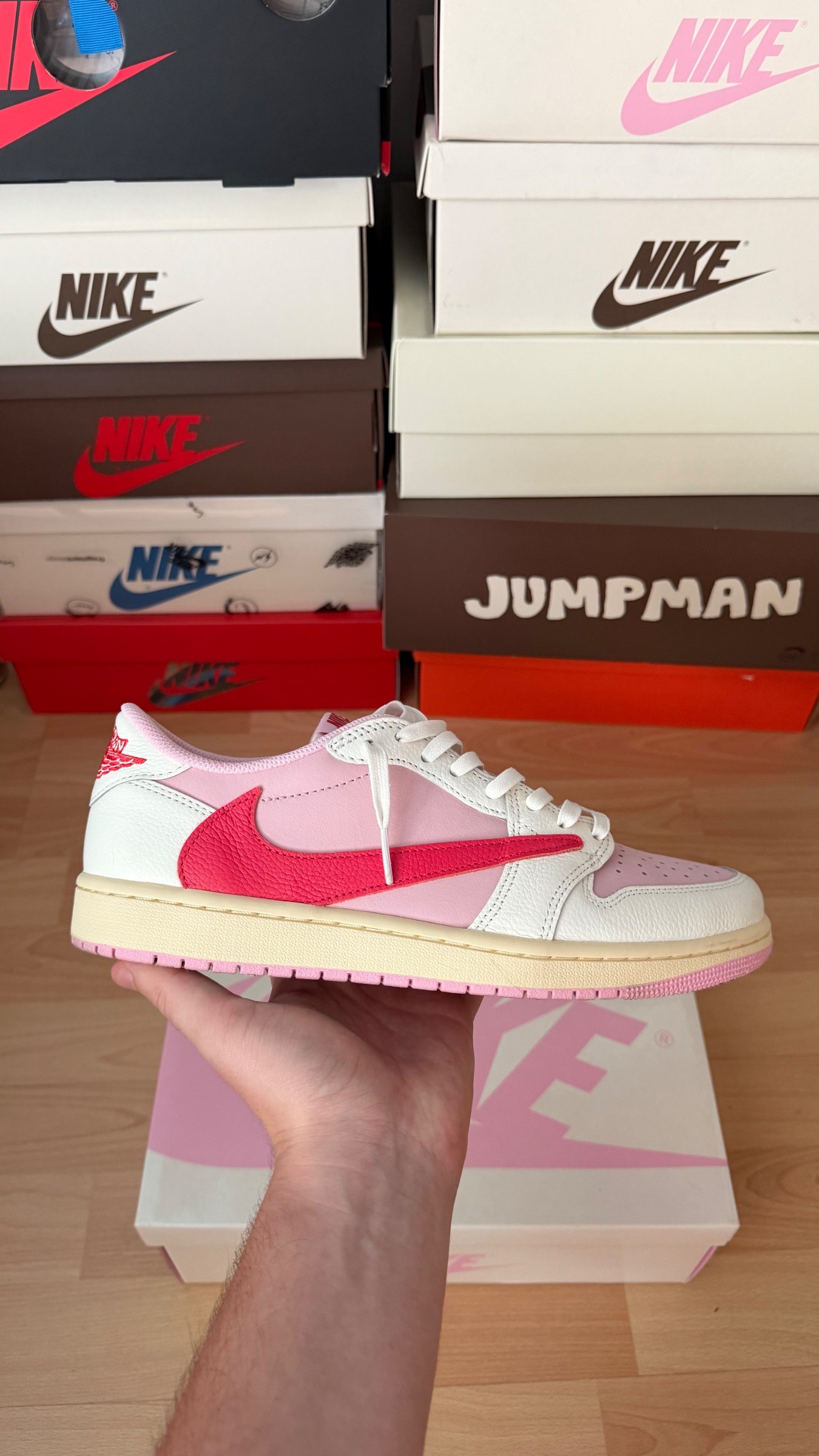 Photo de Jordan 1 travis low Tropical pink