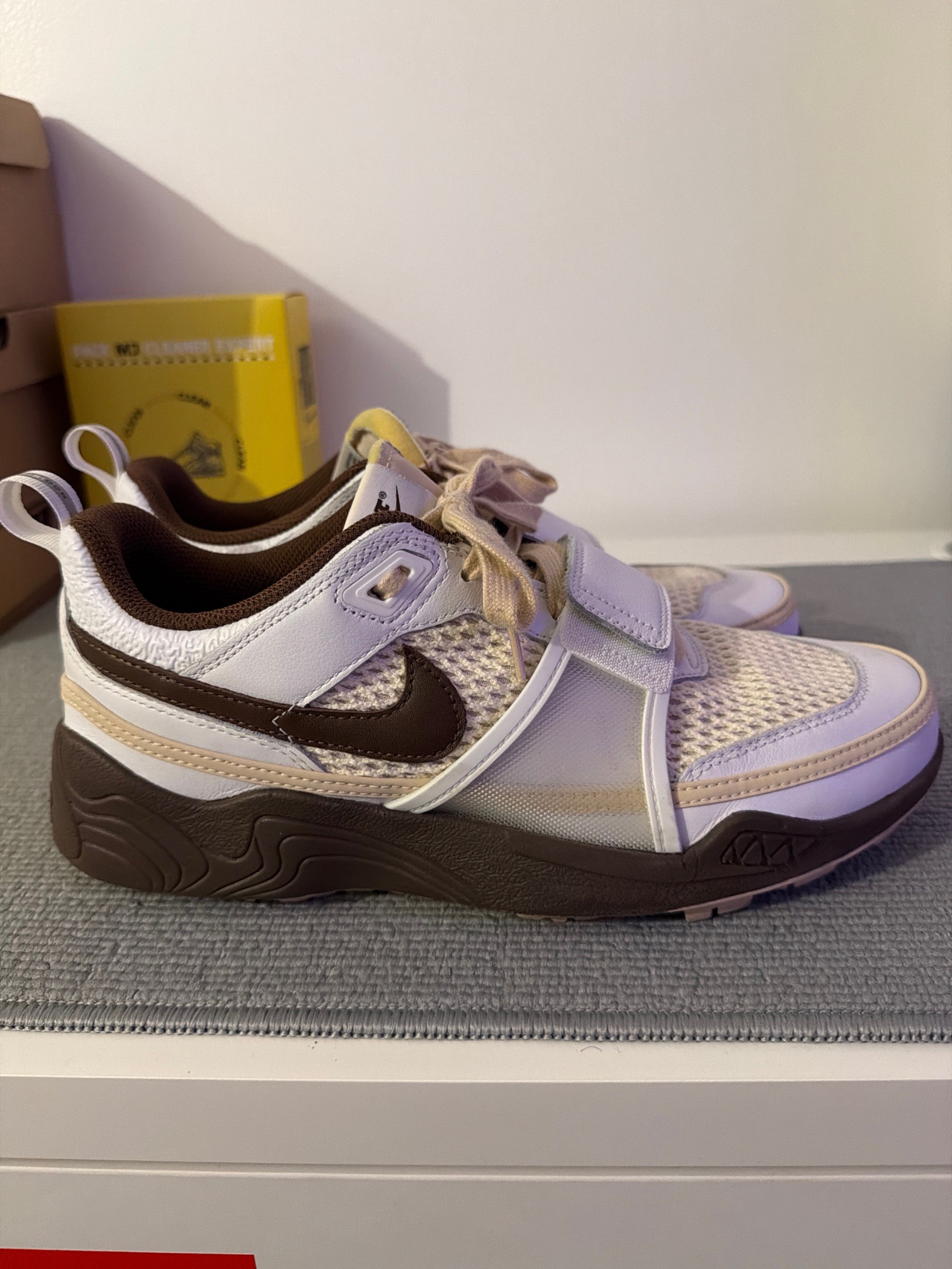 Photo de Nike Zoom Field Jaxx Travis Scott Light Chocolate White/Light Chocolate