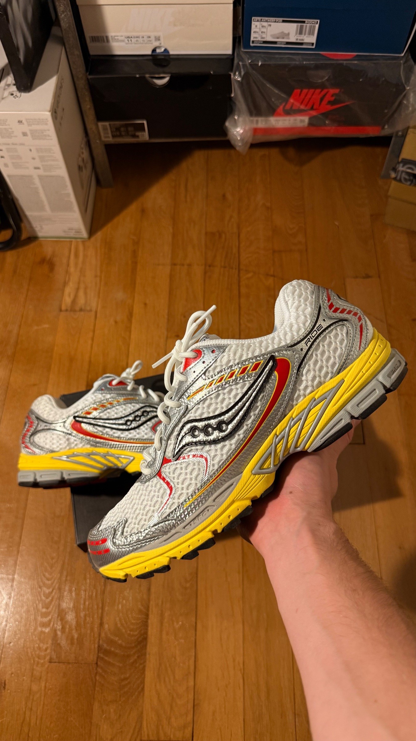 Photo de Saucony ProGrid Ride 1 White/Buttercup