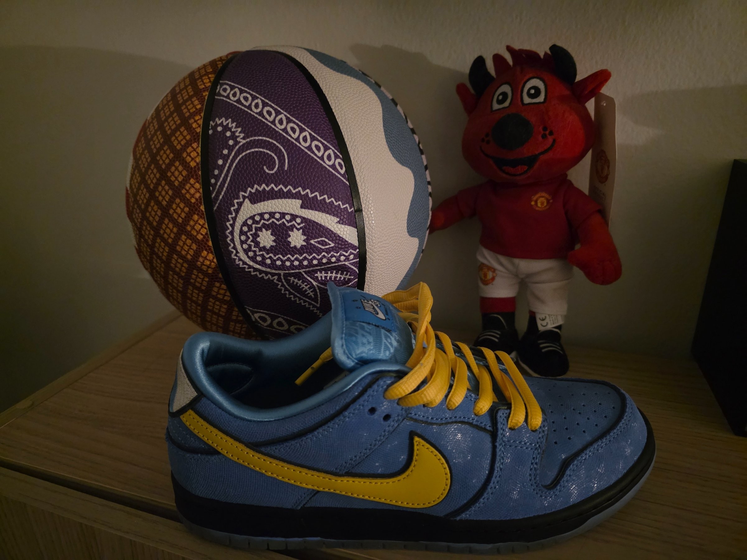 Photo de Nike SB Dunk Low powerpuff Blue/Yellow Denim