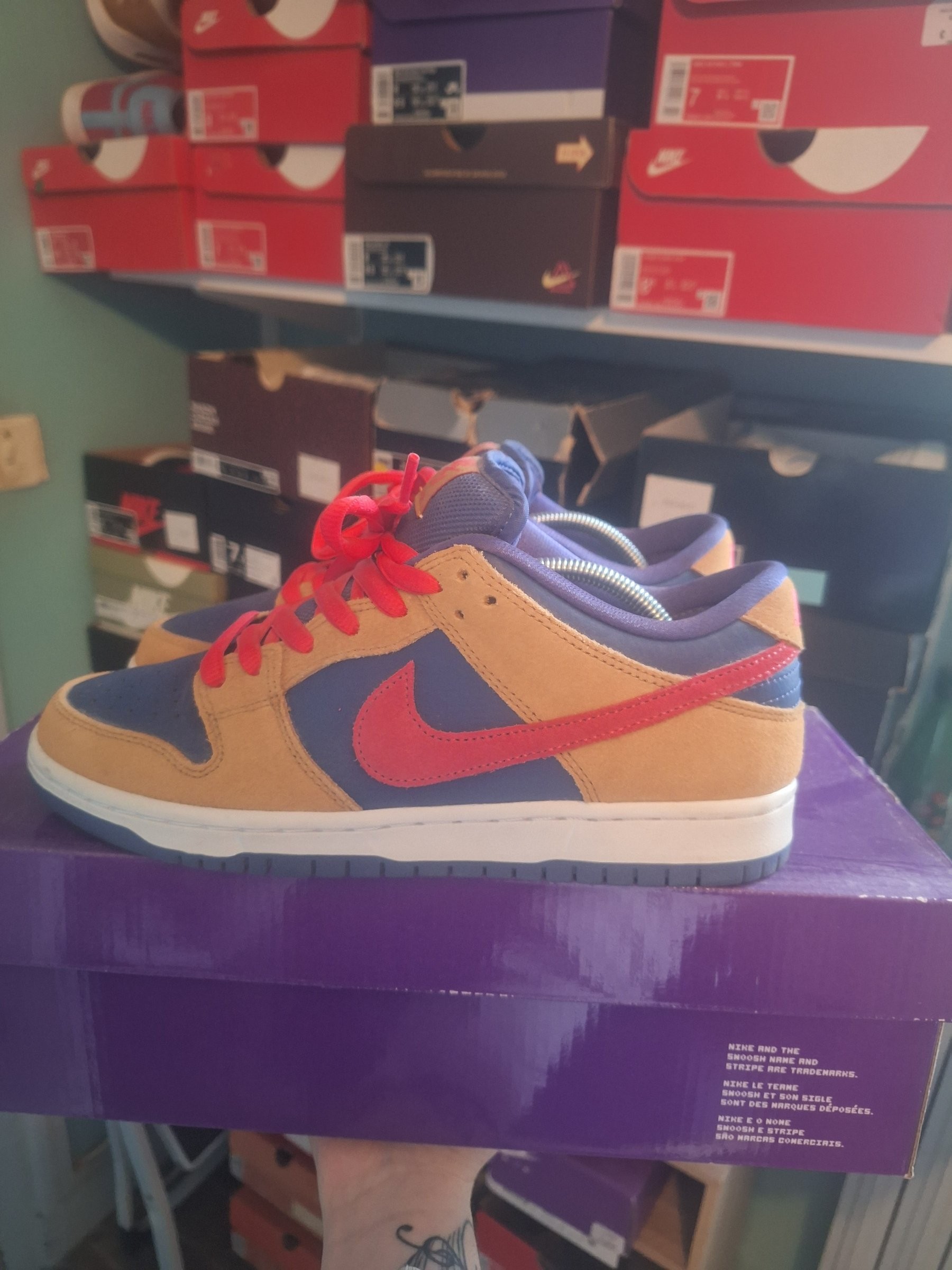 Photo de Nike SB Dunk Low Pro papa bear Wheat/Lt Fusion Red « Papa Bear »