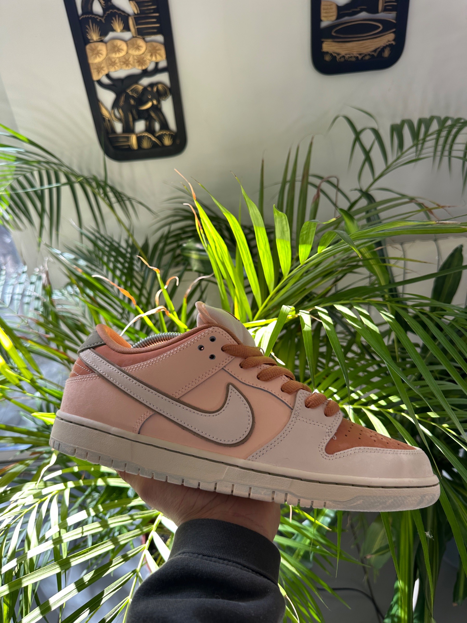 Photo de Nike SB Dunk Low Pro PRM ( Trocadéro) Amber Brown/Guava Ice