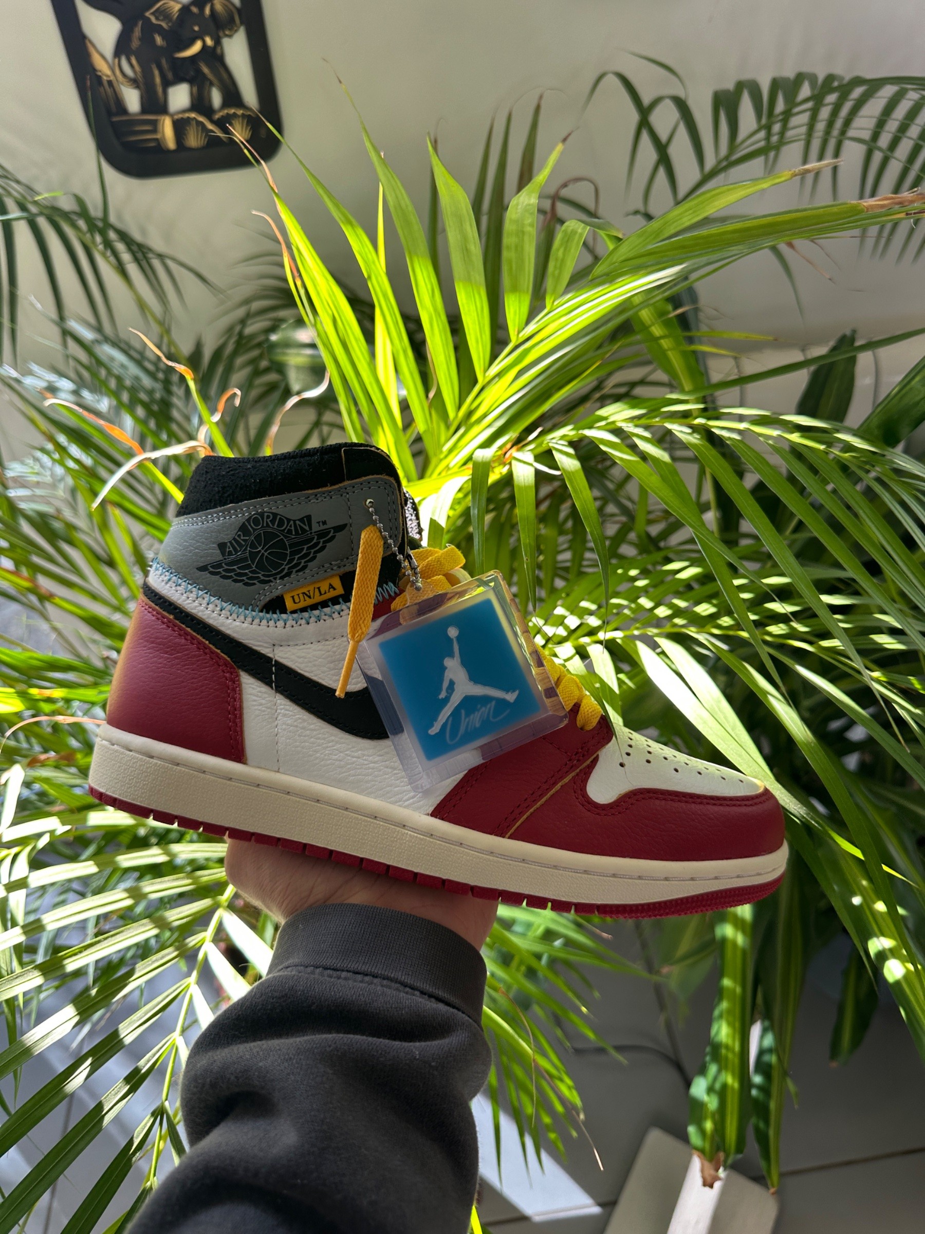 Photo de Air Jordan 1 Retro High OG UNION LA BLACK TOE (Red/Grey/White)