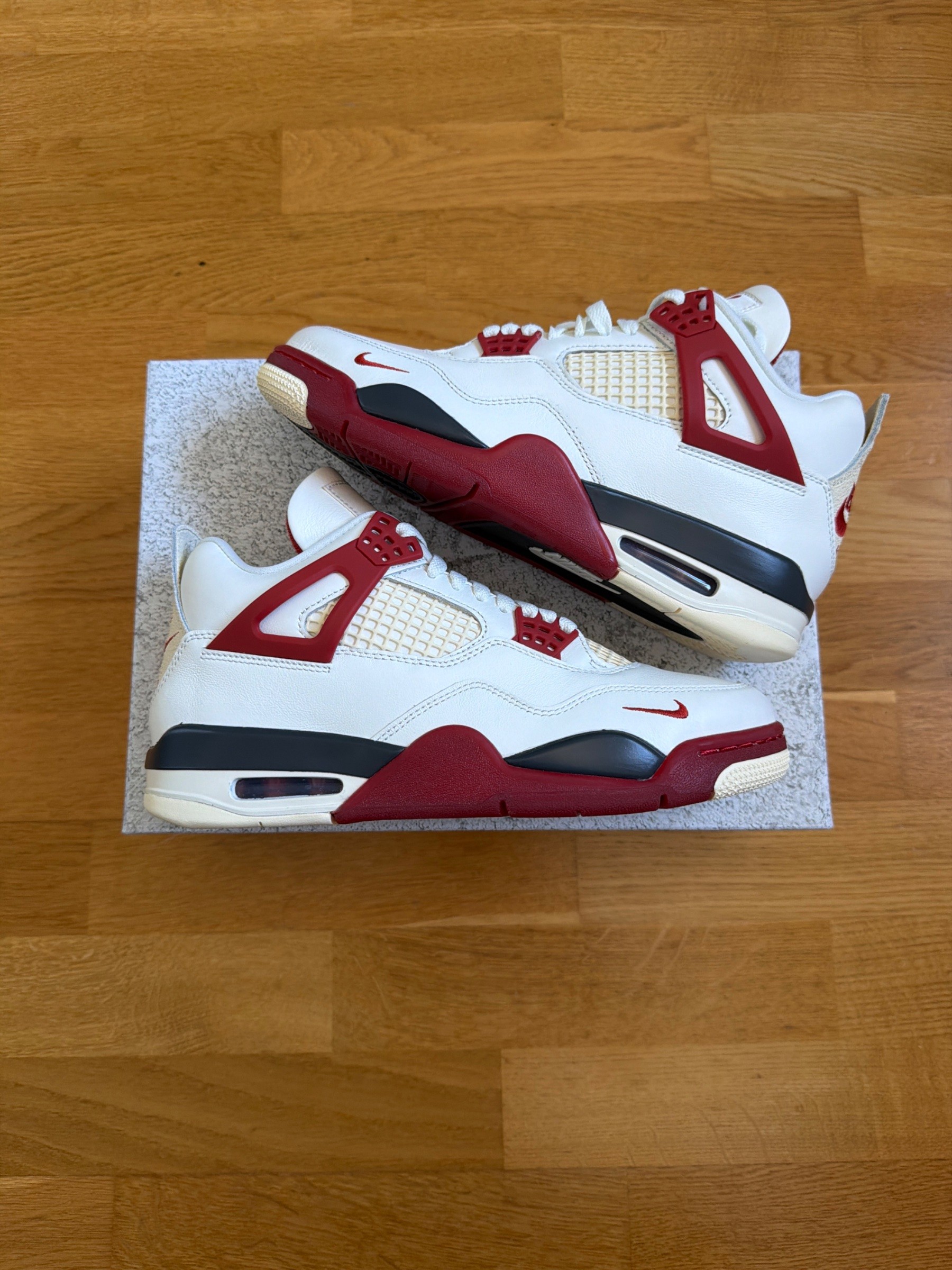 Photo de Air Jordan 4 Retro Nigel Sylvester red cement