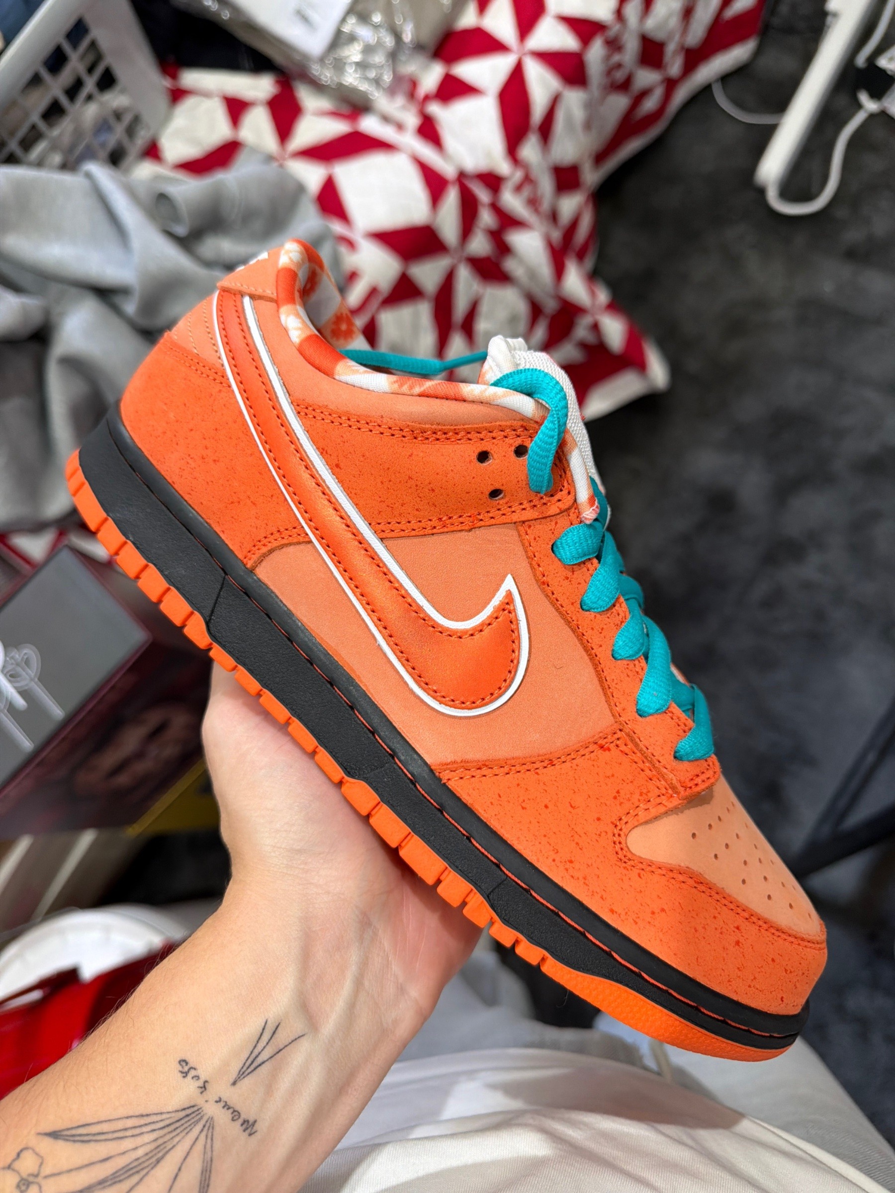 Photo de Nike Dunk Low SB Orange Lobster