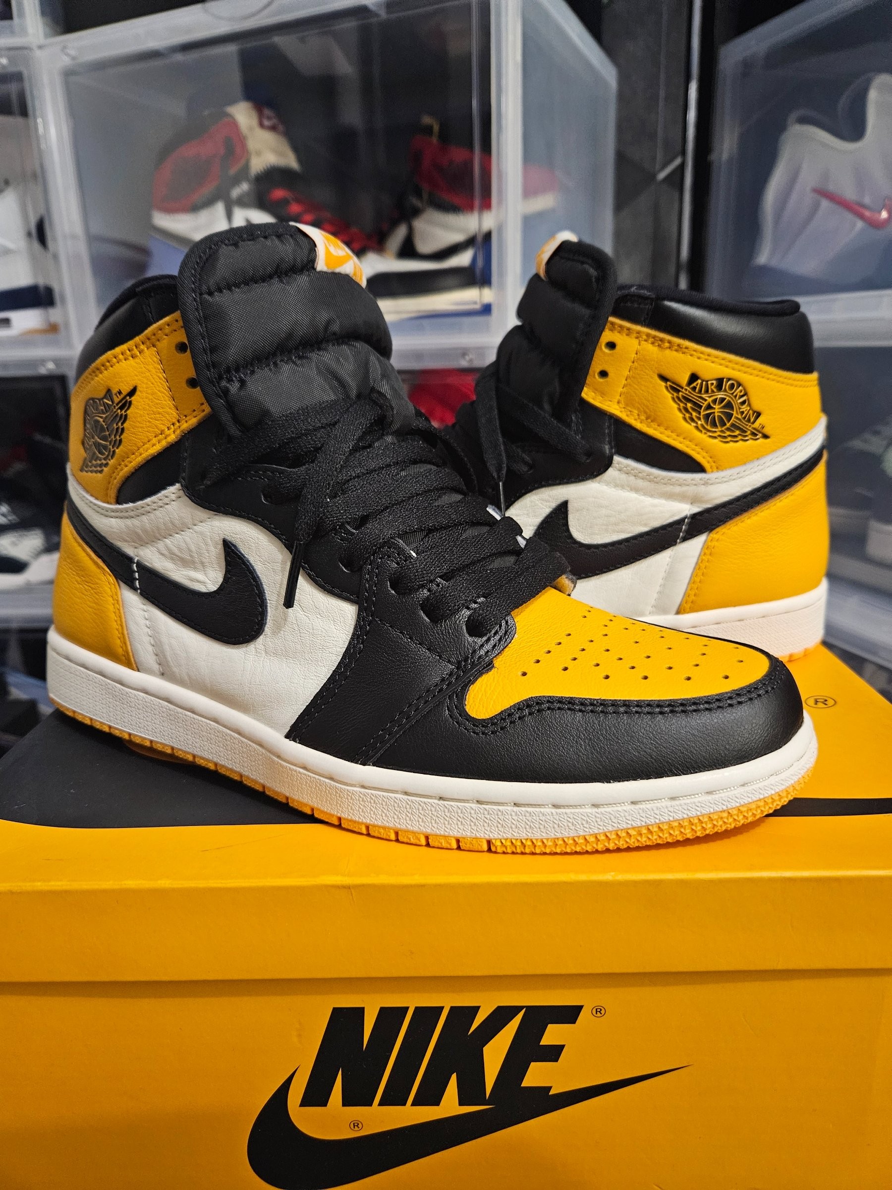 Photo de Air Jordan 1 Taxi Taxi/Black-Sail (Yellow Toe)
