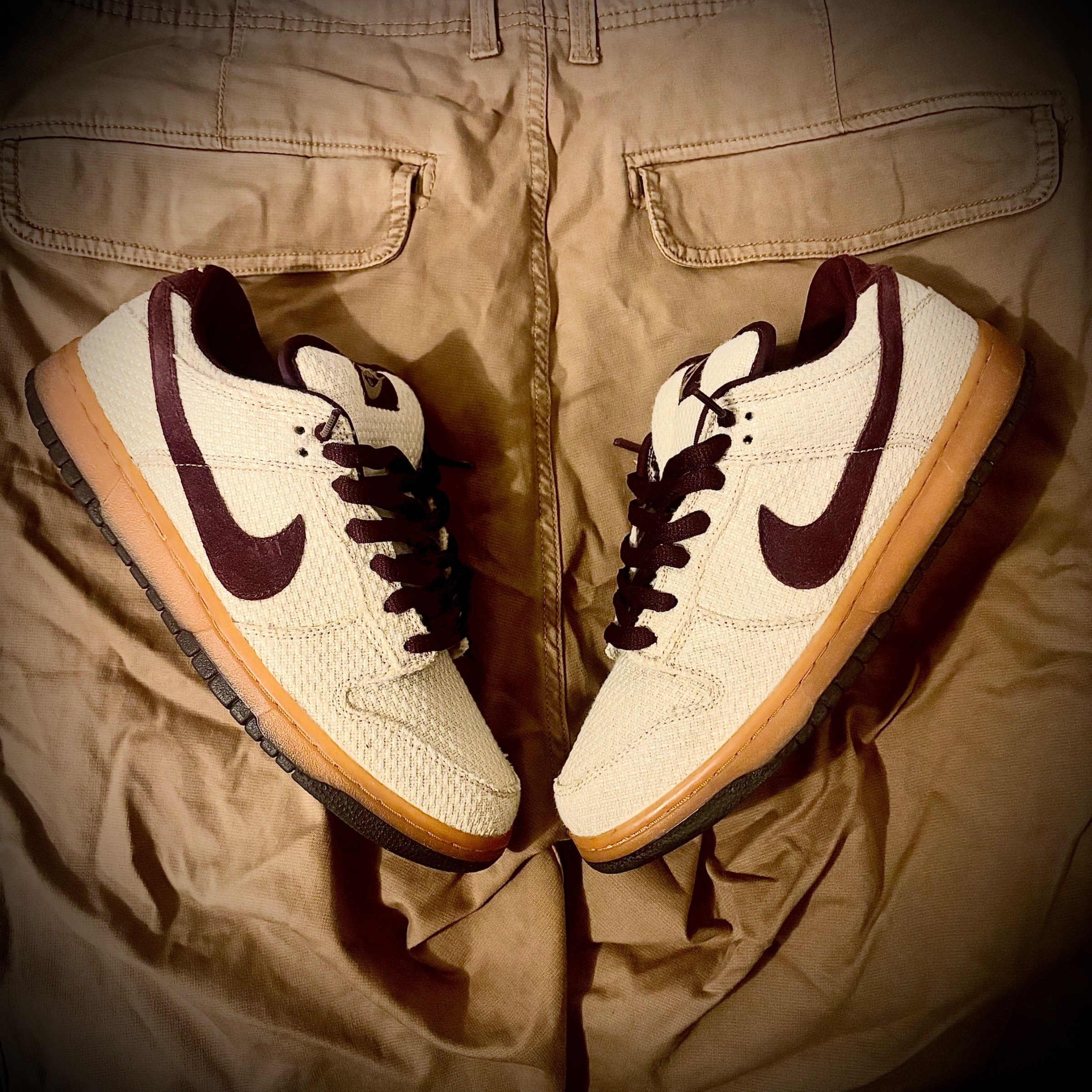 Photo de Nike Dunk Low Pro SB “Red Hemp” Jersey Gold/Red Mahogany