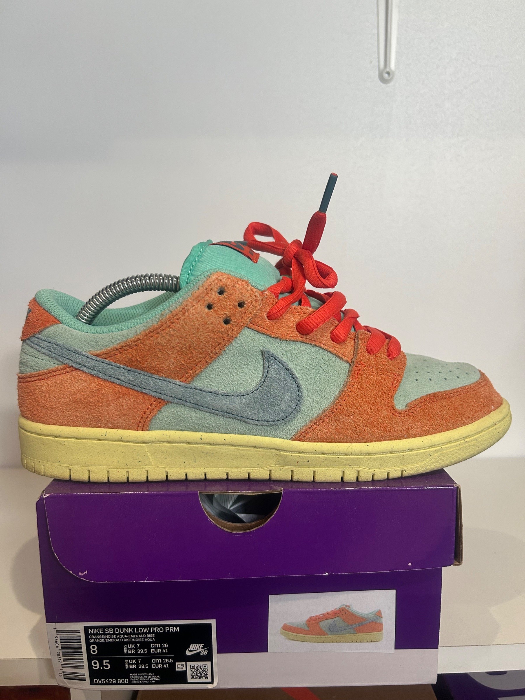 Photo de Nike SB Dunk Low Pro PRM Orange Rose Aqua Emerald