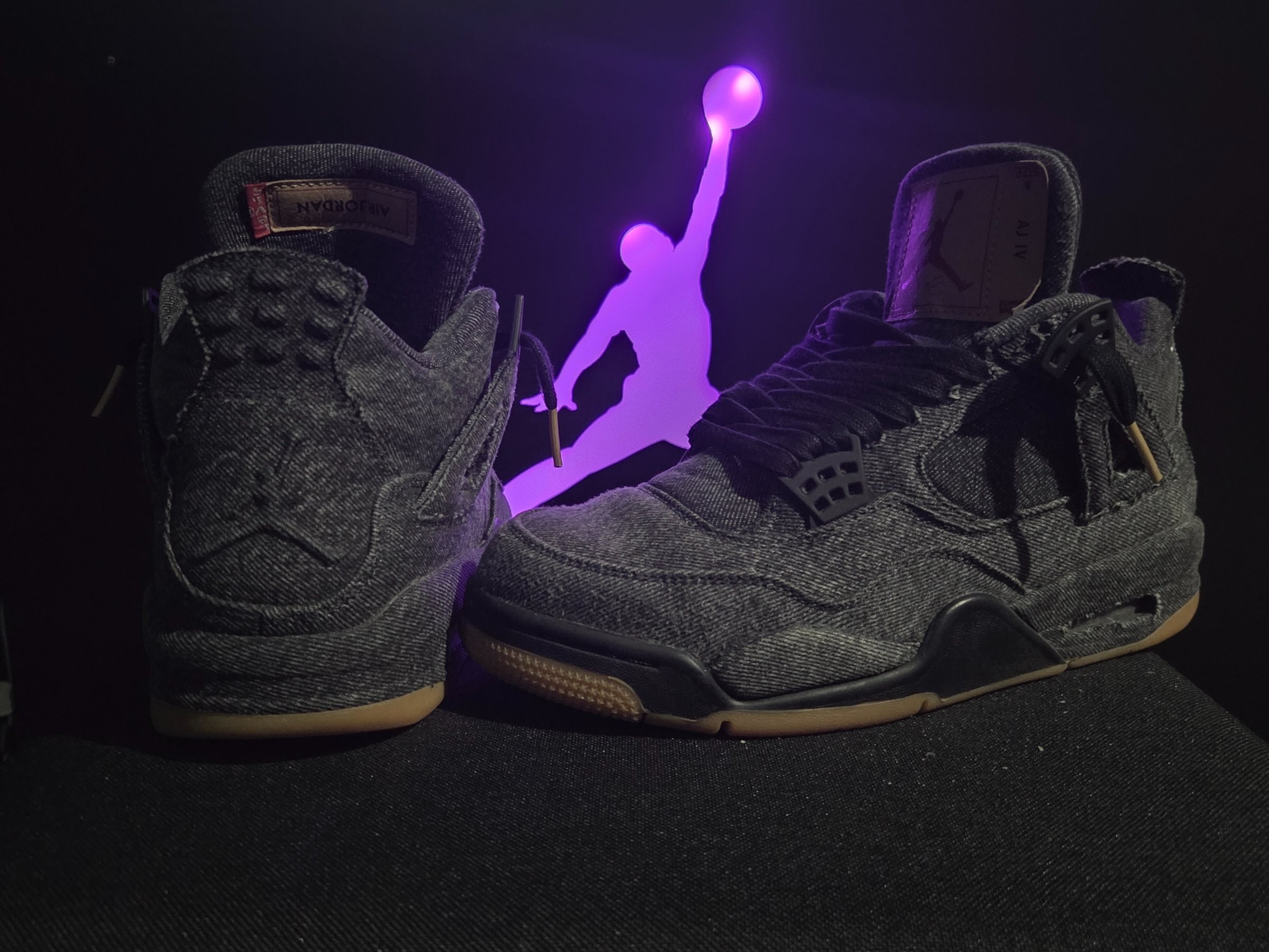 Photo de Air Jordan 4 Retro Levi's Black Denim