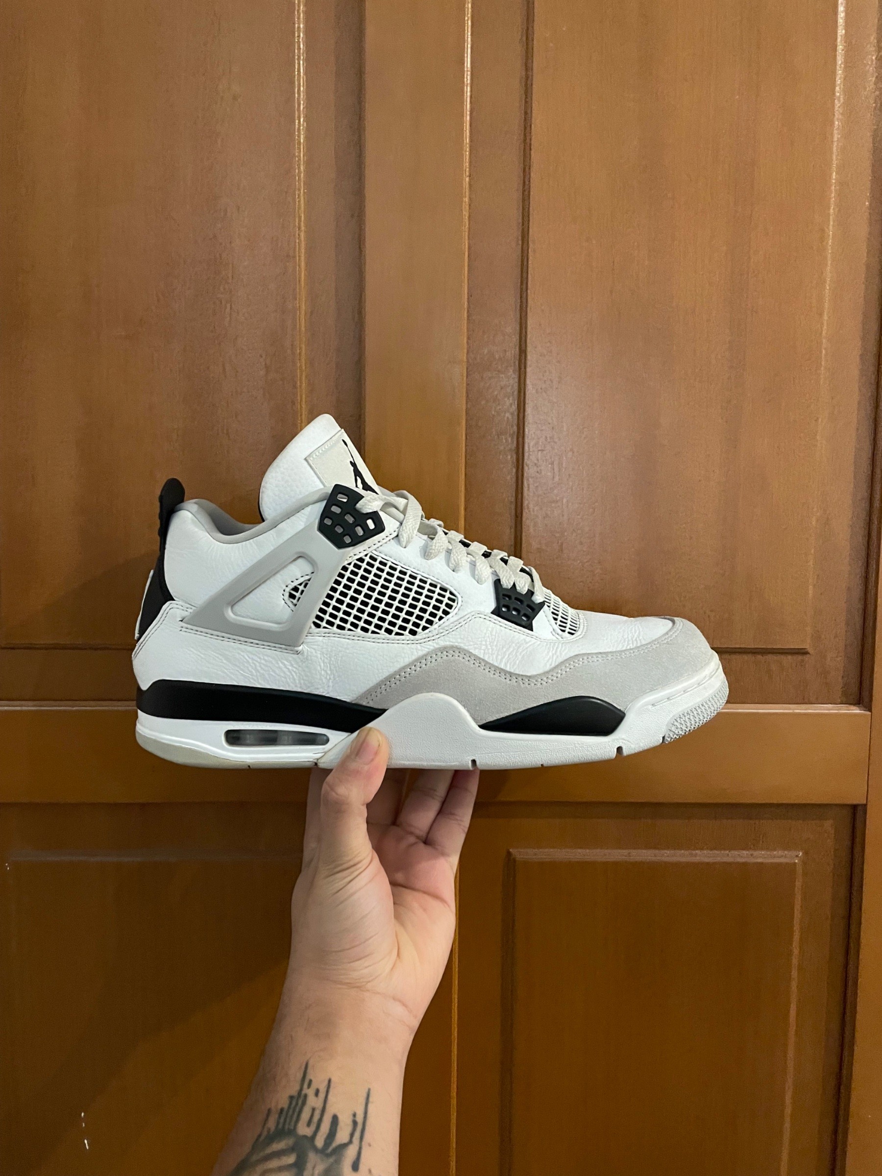 Photo de Air Jordan 4 Retro Military Black
