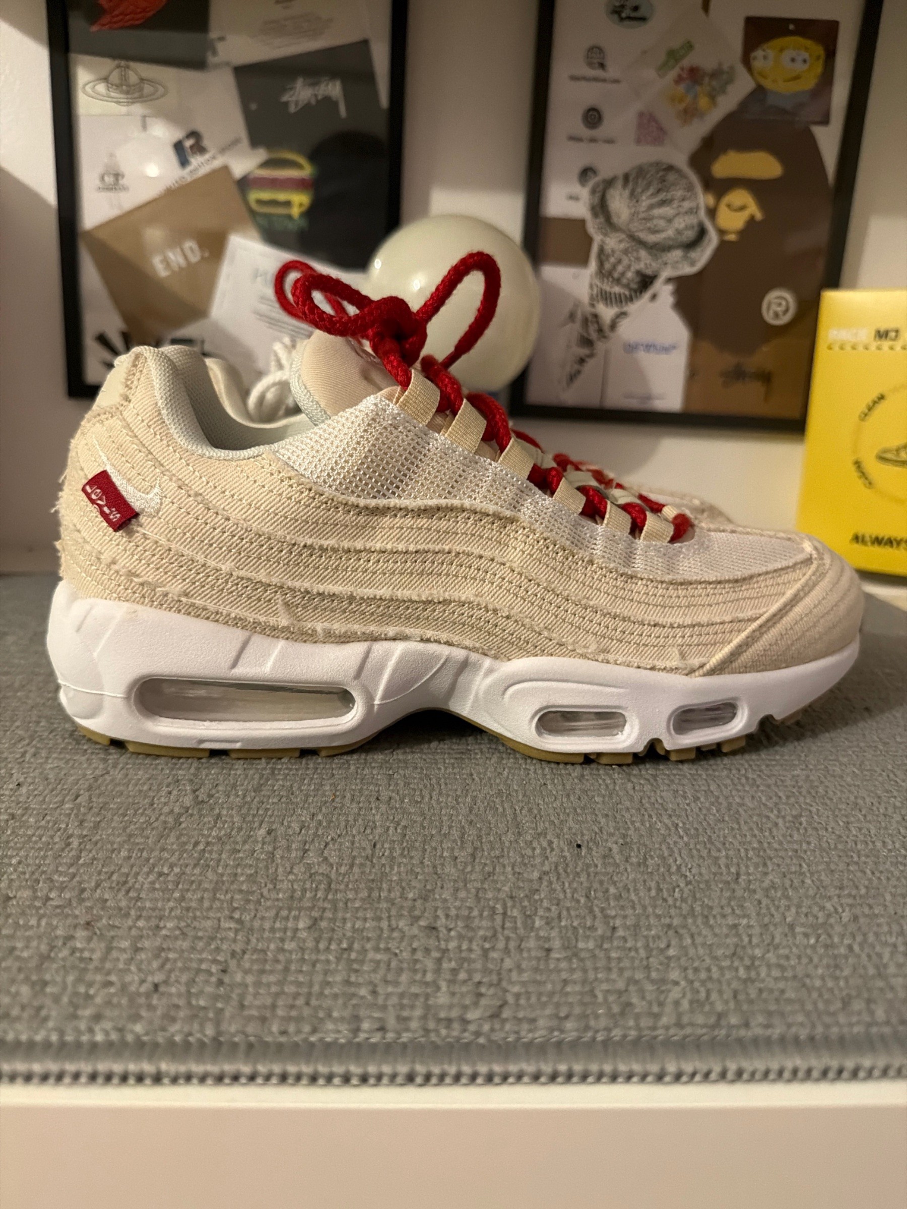 Photo de Nike Air Max 95 OG Levi's Light Orewood Brown Light Orewood Brown/Gym Red/White