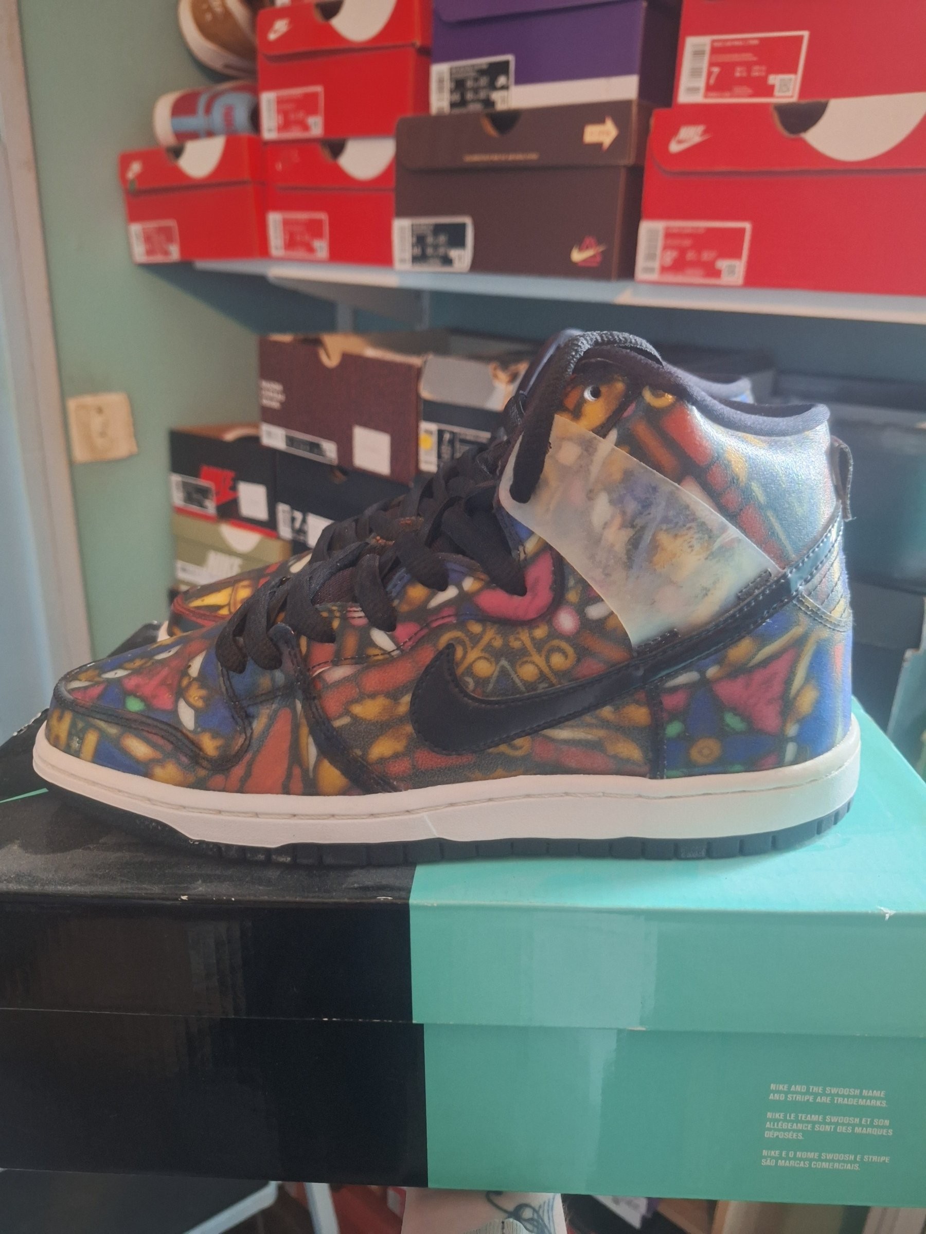 Photo de Nike Dunk High Premium SB zig zag Stained Glass
