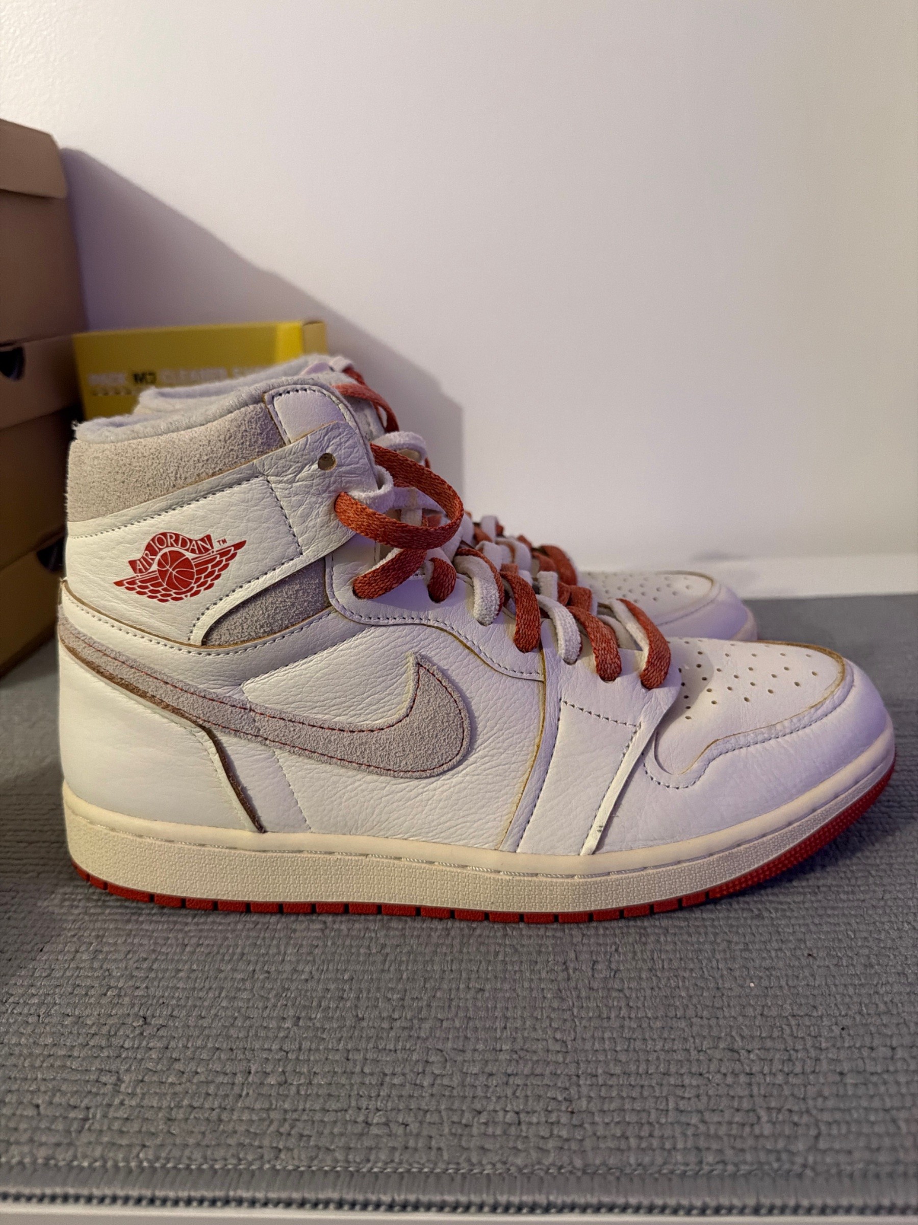 Photo de Jordan 1 Retro High Rare Air Sail Cinnabar Sail/Cinnabar/Light Bone