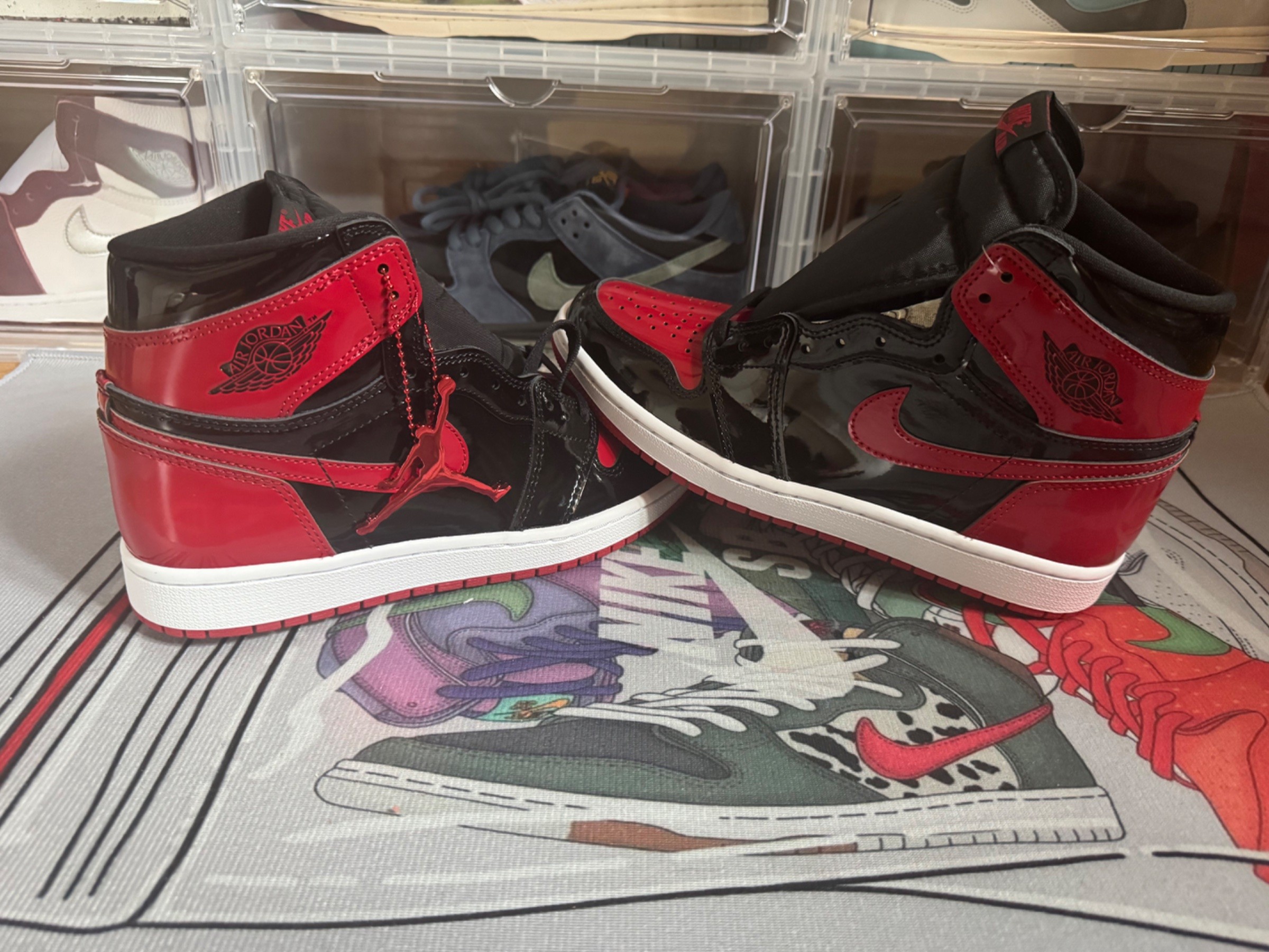 Photo de Air Jordan 1 Retro High OG Patent Bred
