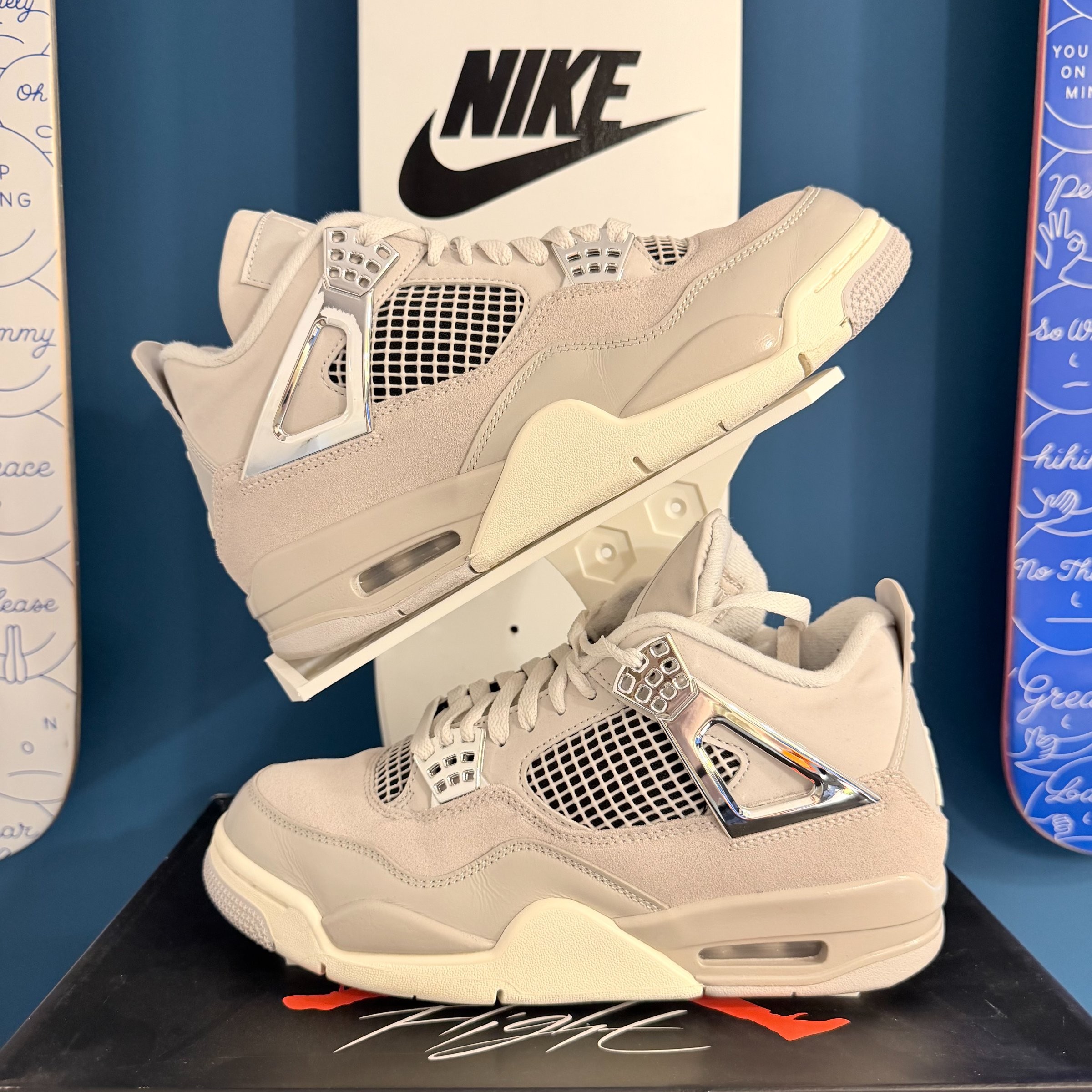 Photo de Air Jordan 4 Retro Lt Iron Ore/Sail-Neutral Grey « Taupe Haze »