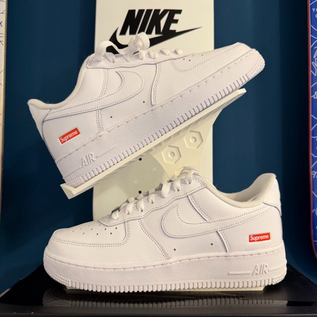 Photo de Nike Air Force 1 Low Supreme White