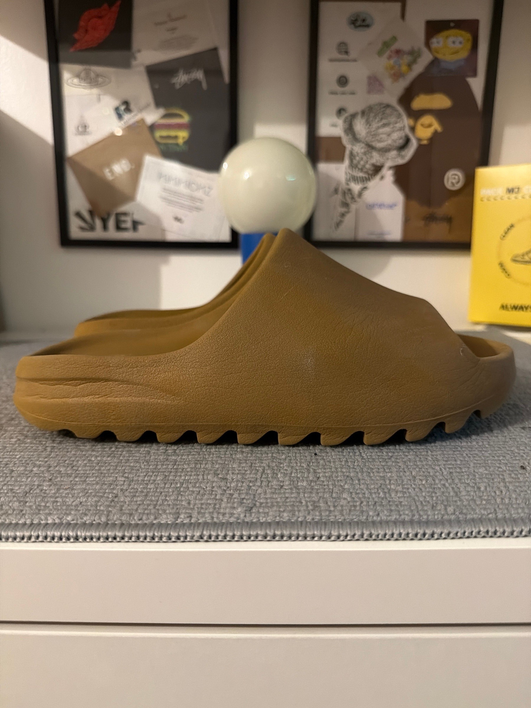 Photo de adidas Yeezy Slide ochre Ochre
