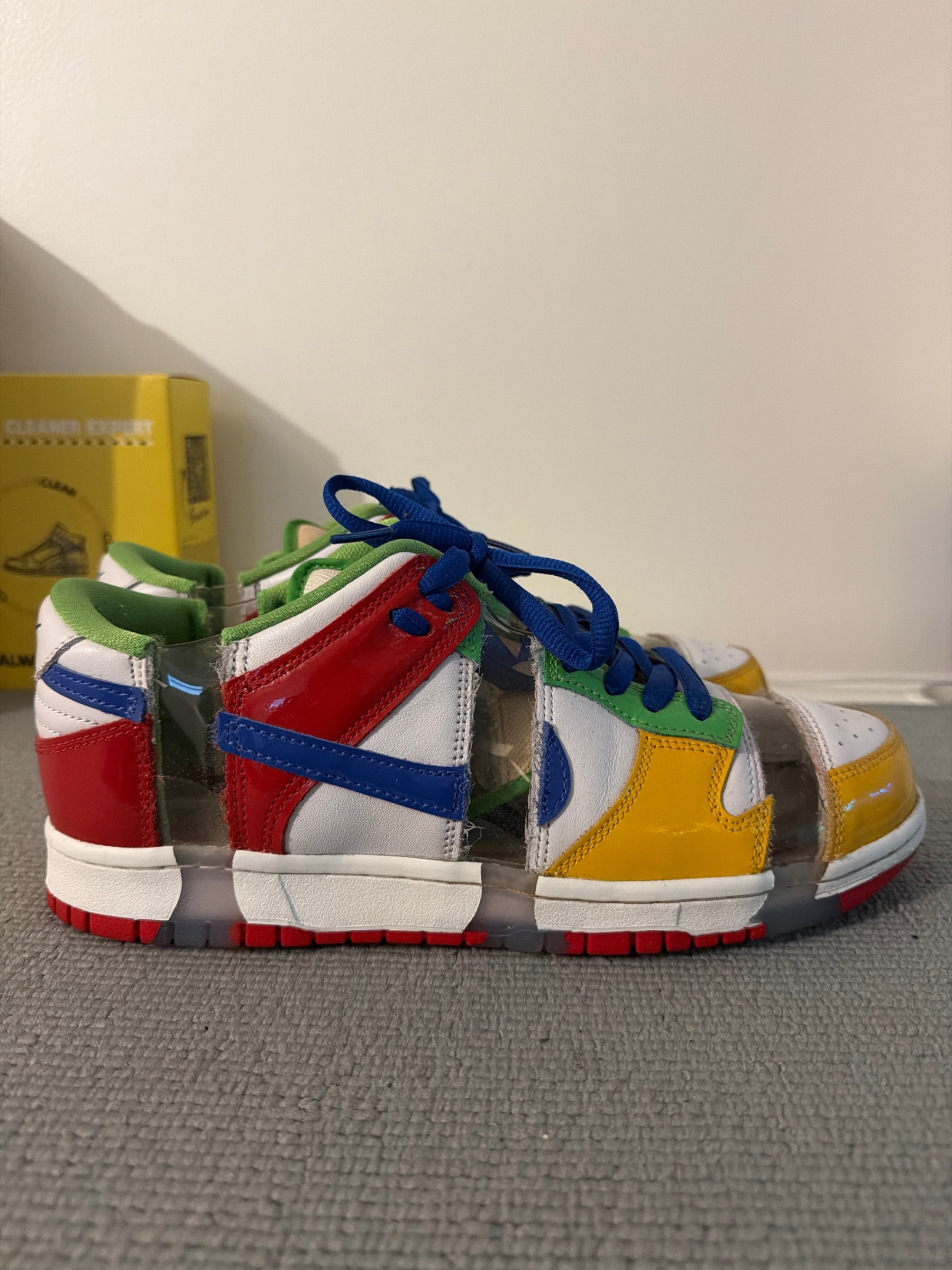 Photo de Nike SB Dunk Low Sandy Bodecker White/Hyper Royal/Mean Green