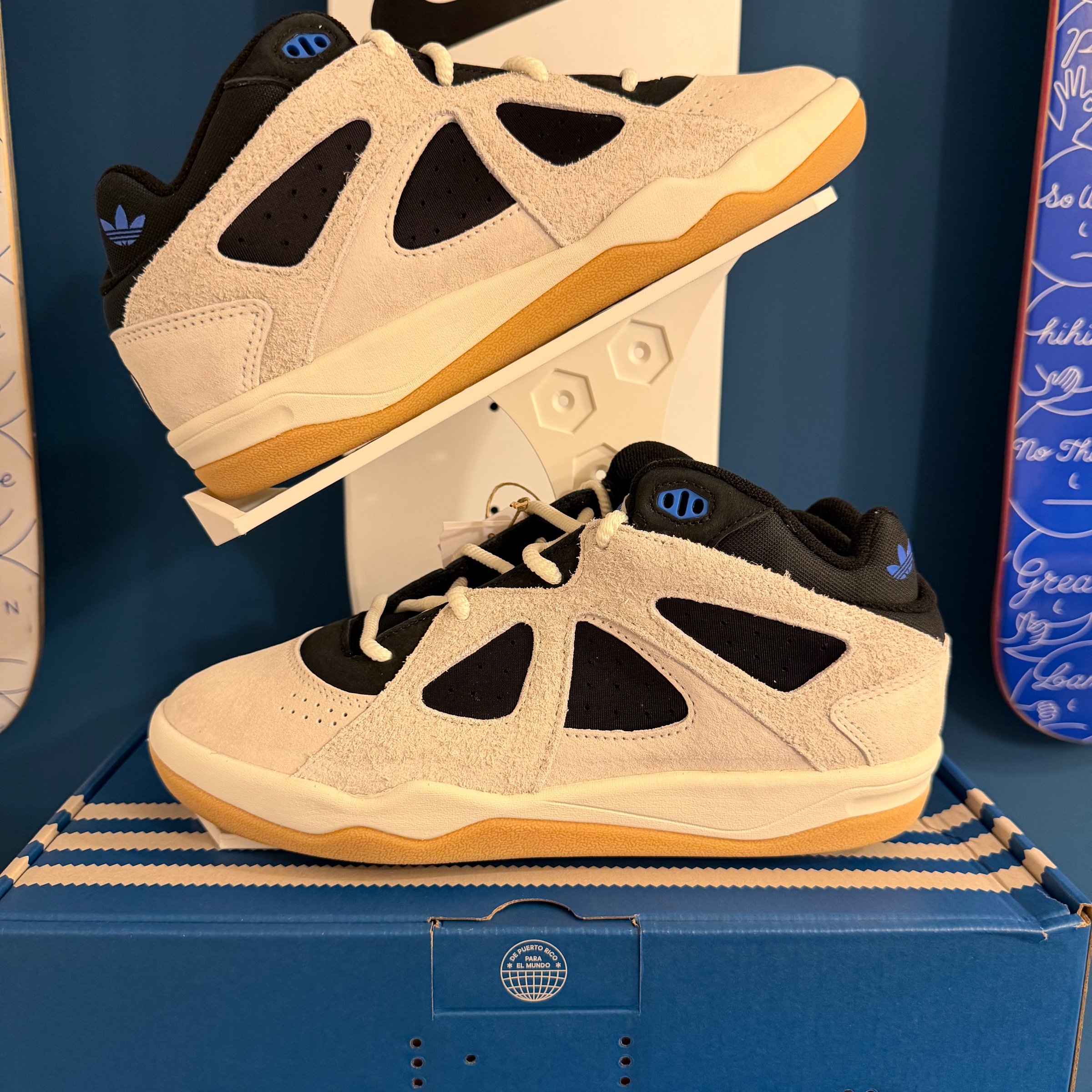 Photo de adidas BAD Bunny Boa 1.0 OWhite/CBlack/Gum3