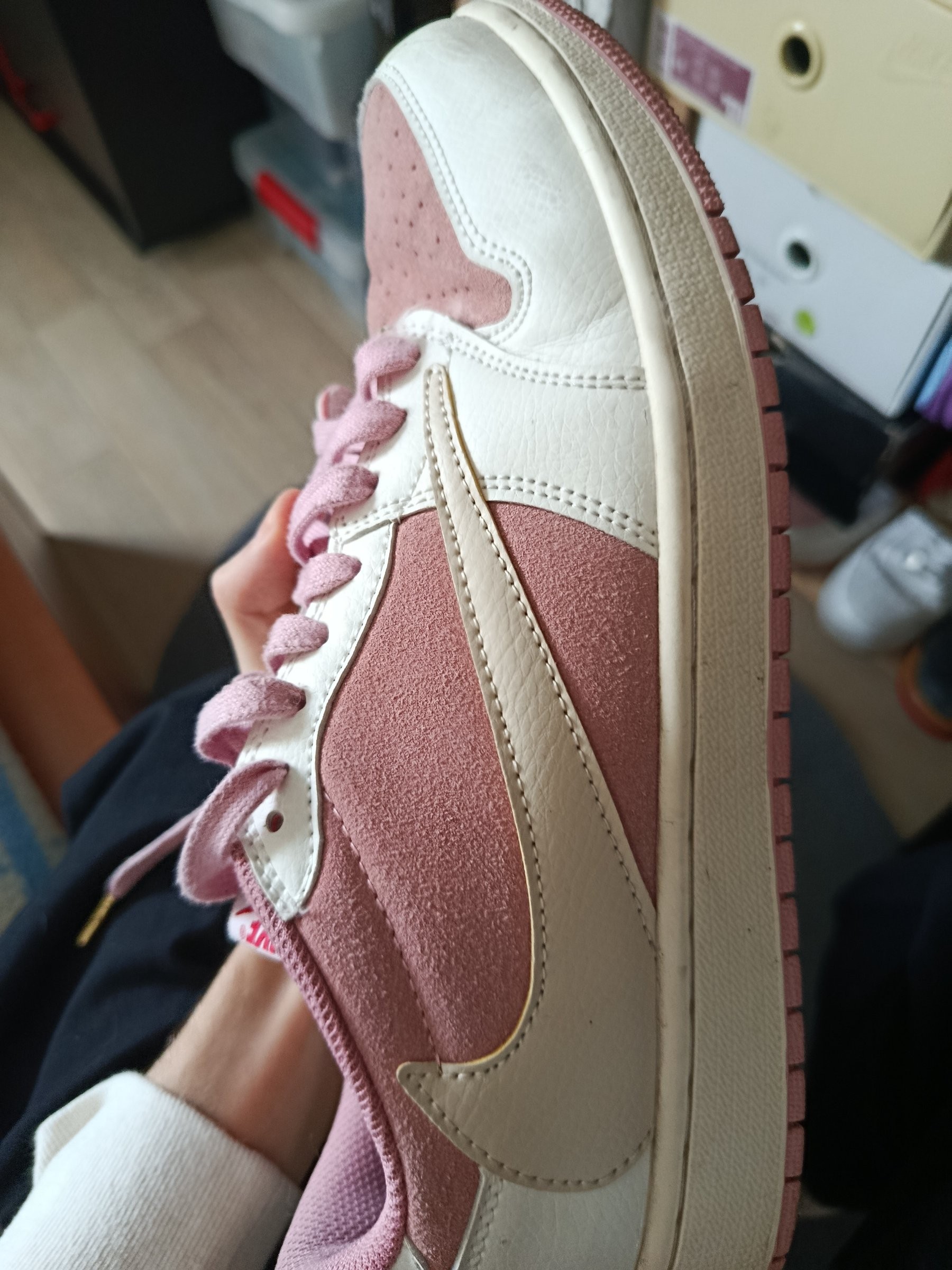 Photo de Nike Air Jordan one low Pink/White/Tan