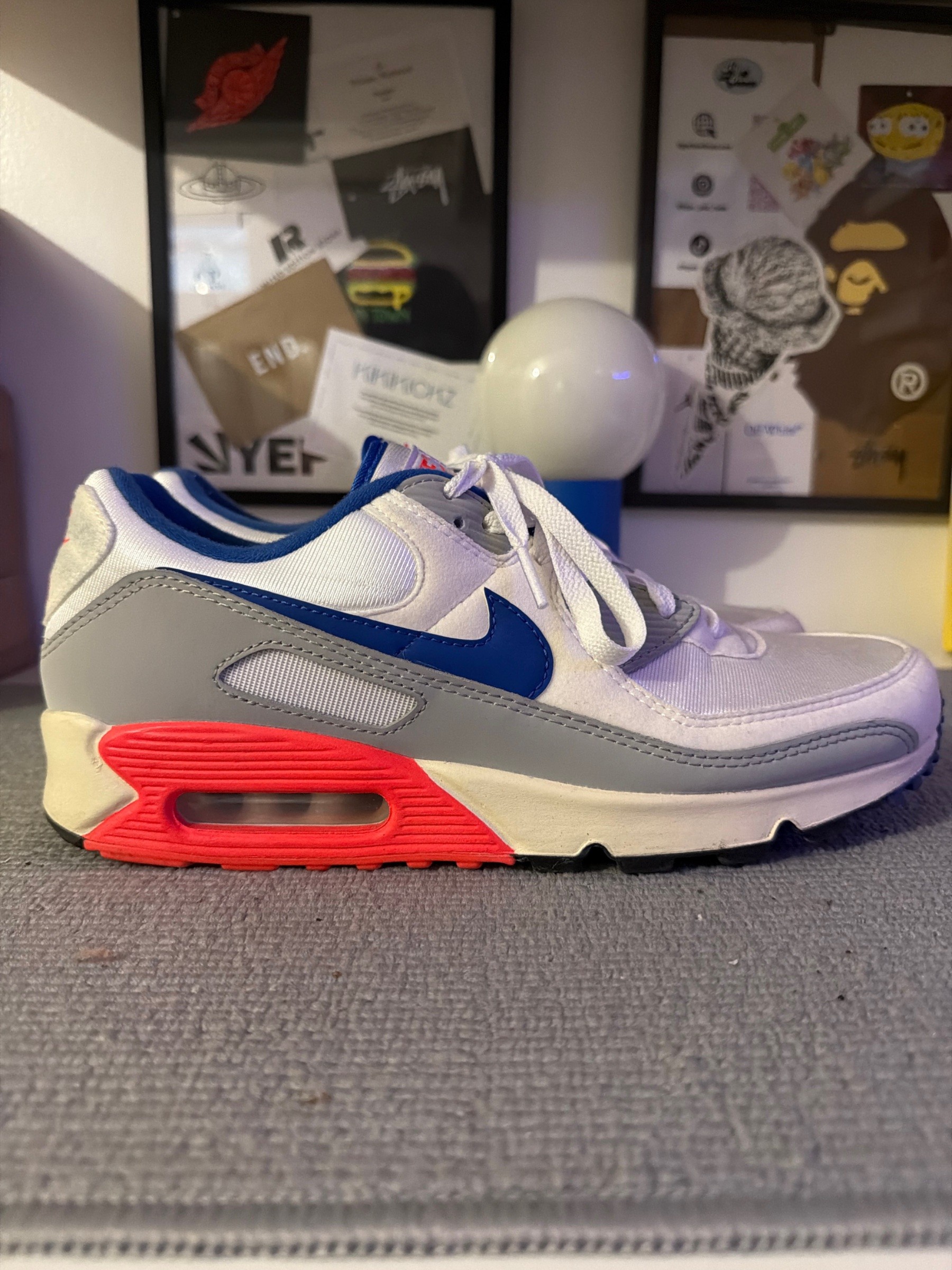 Photo de Nike Air Max 90 Ultramarine (2026) Light Base Grey/Sport Royal/Coconut Milk/White/Platinum Tint/Siren Red