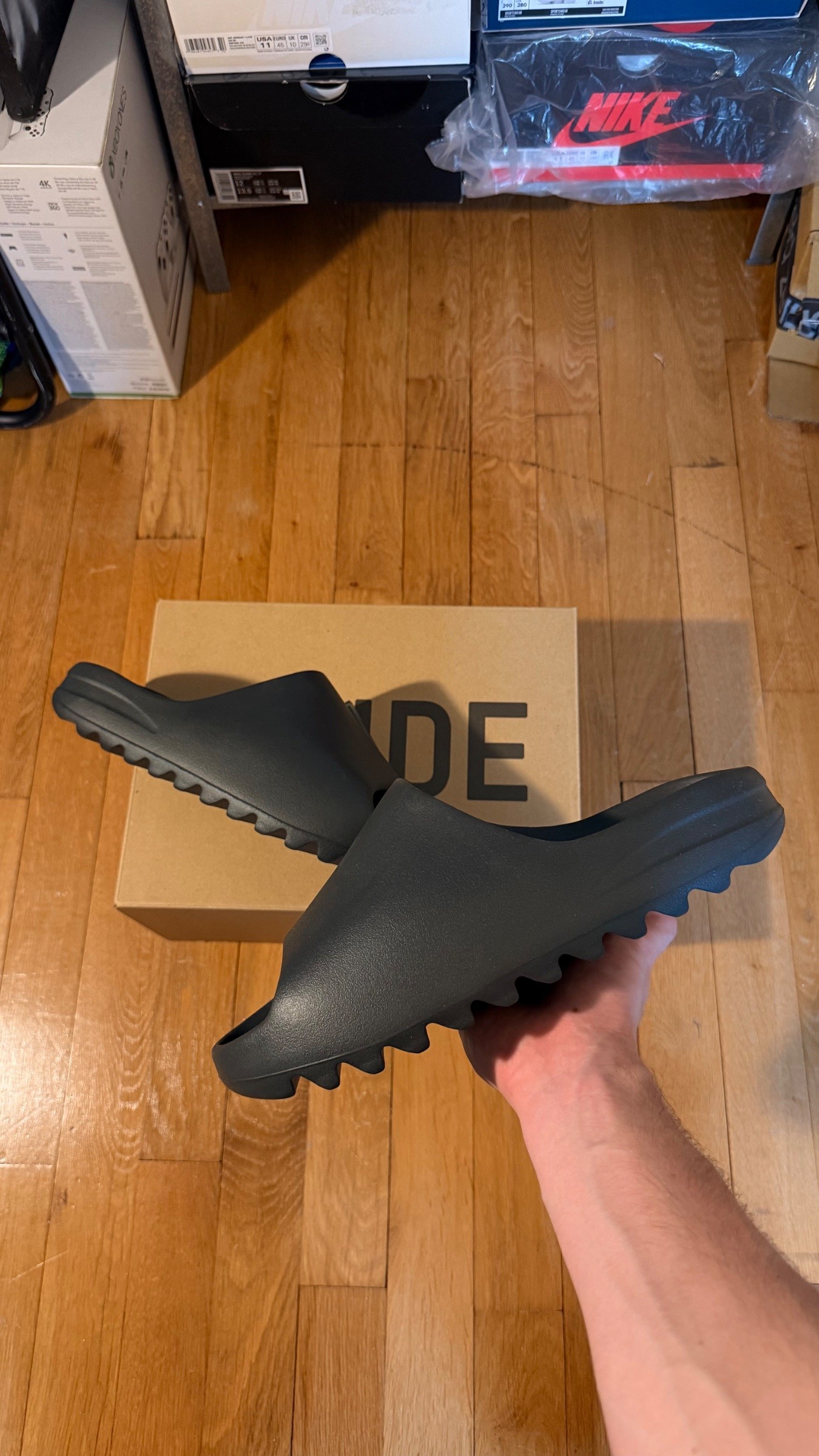 Photo de adidas Yeezy Slide Onyx