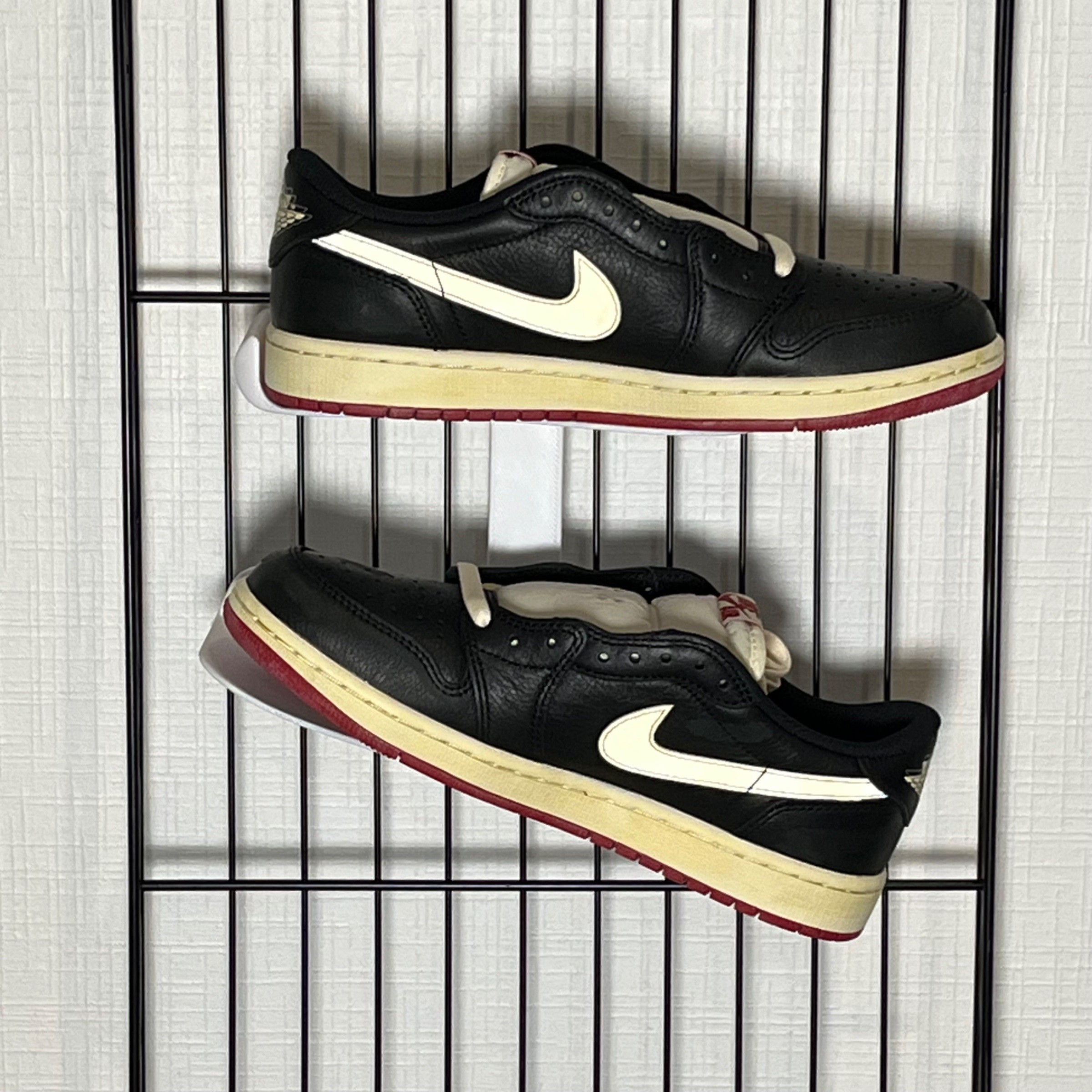 Photo de Air Jordan 1 Retro Low OG Nitro Black/Muslin-Varsity Red