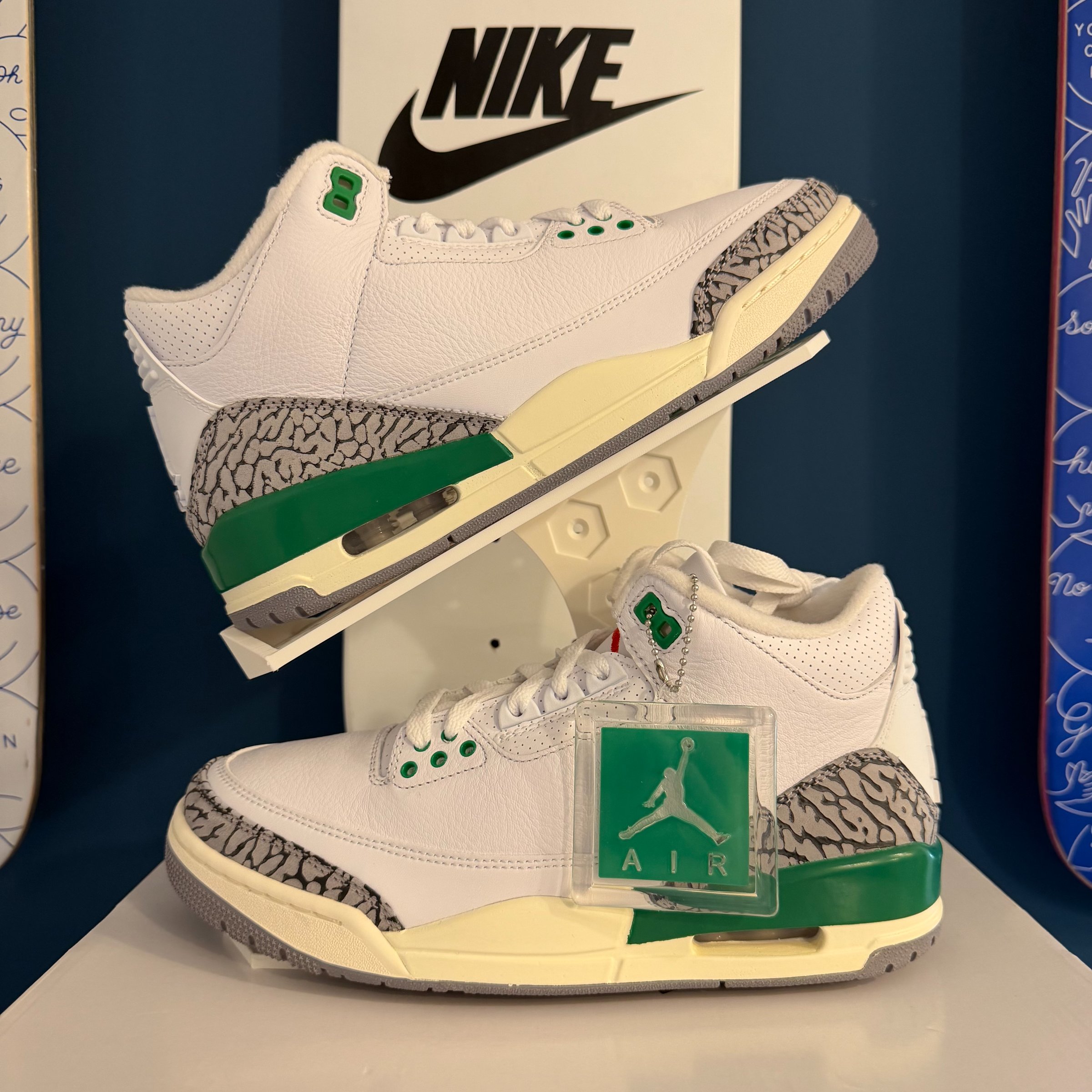 Photo de Air Jordan 3 Retro White/Varsity Red-Lucky Green