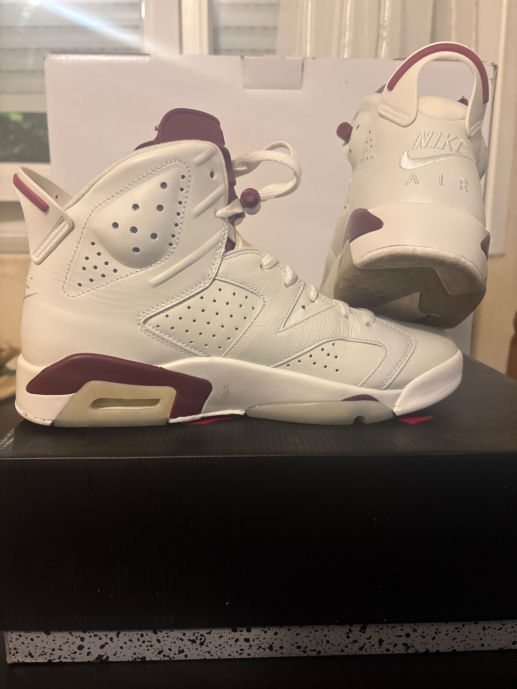 Photo de Air Jordan 6 Retro Maroon