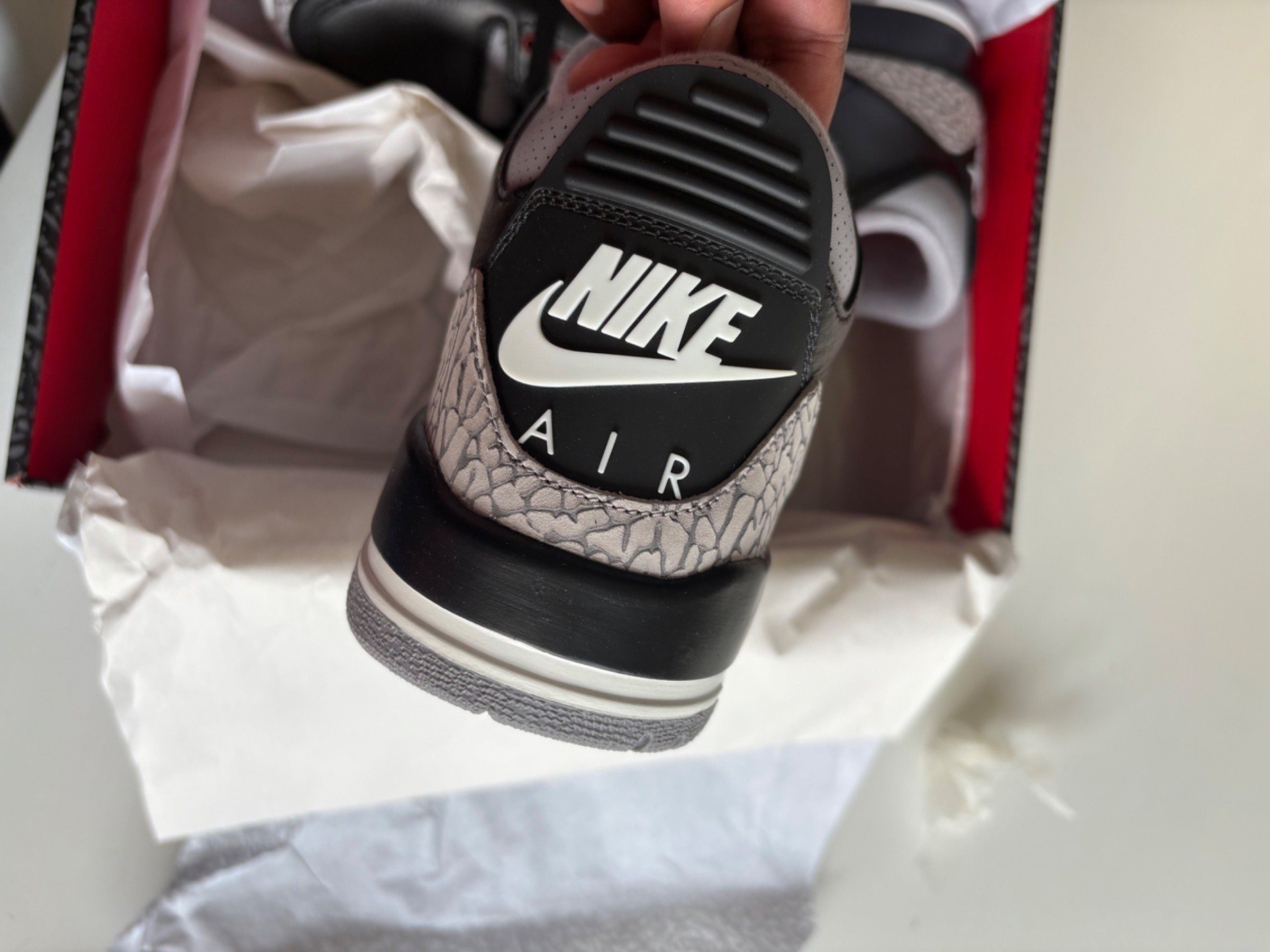 Photo de Air Jordan 3 Retro Wolf Grey