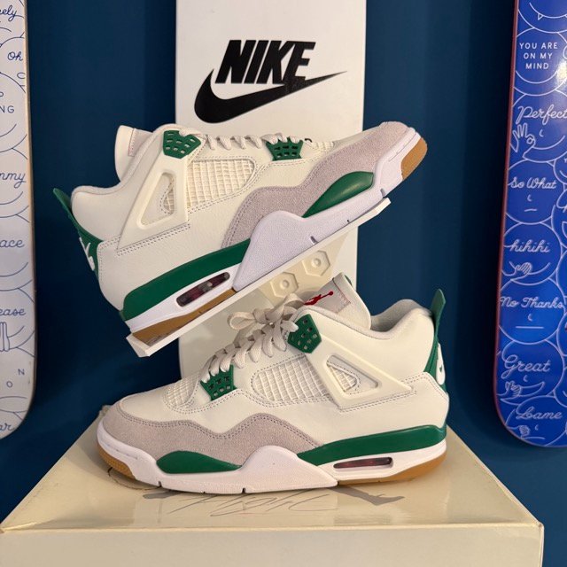 Photo de Air Jordan 4 Retro SP Sail/White-Pine Green (Nike SB)