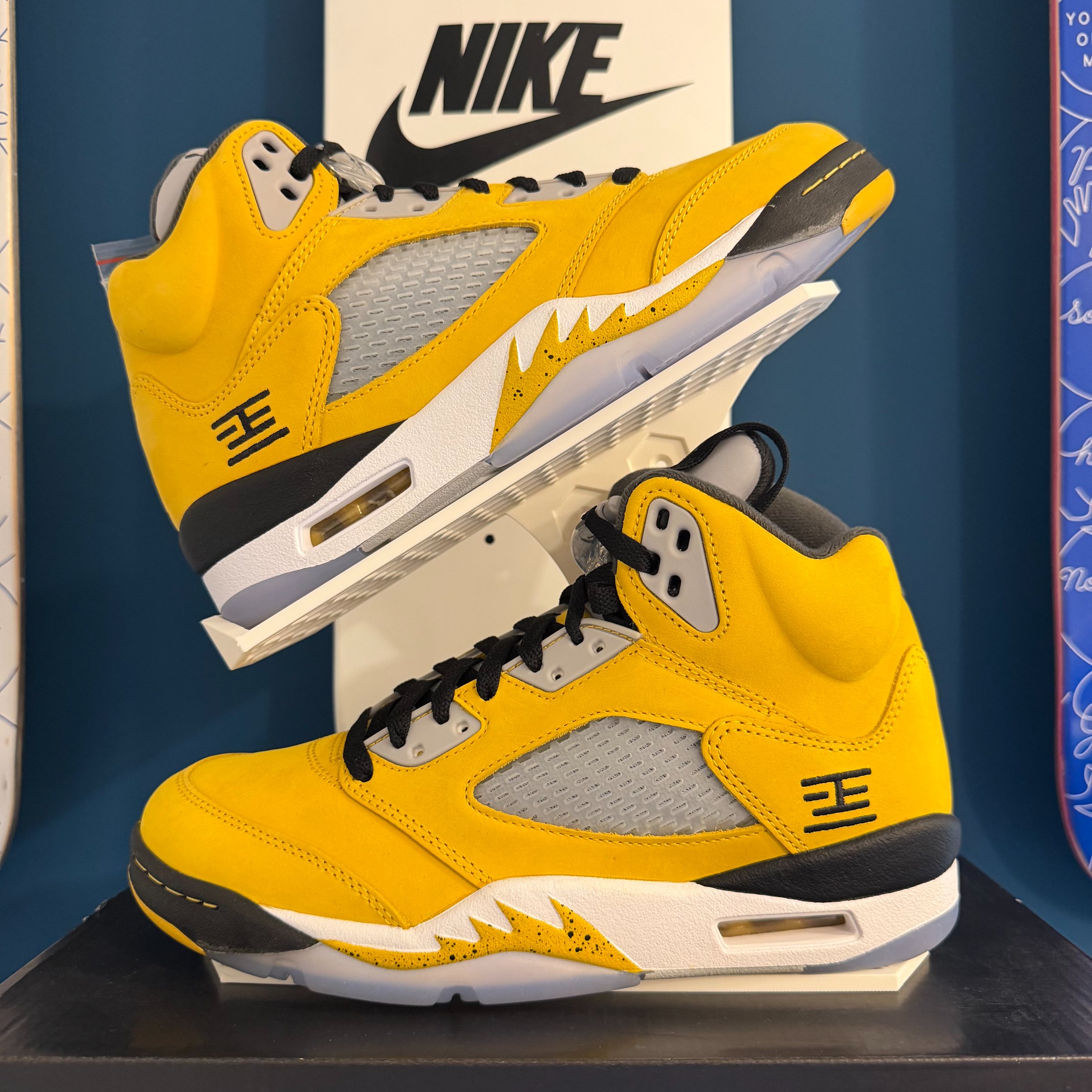 Photo de Air Jordan 5 Retro Tokyo/T23 (Varsity Maize/Black-Wolf Grey-Anthracite)