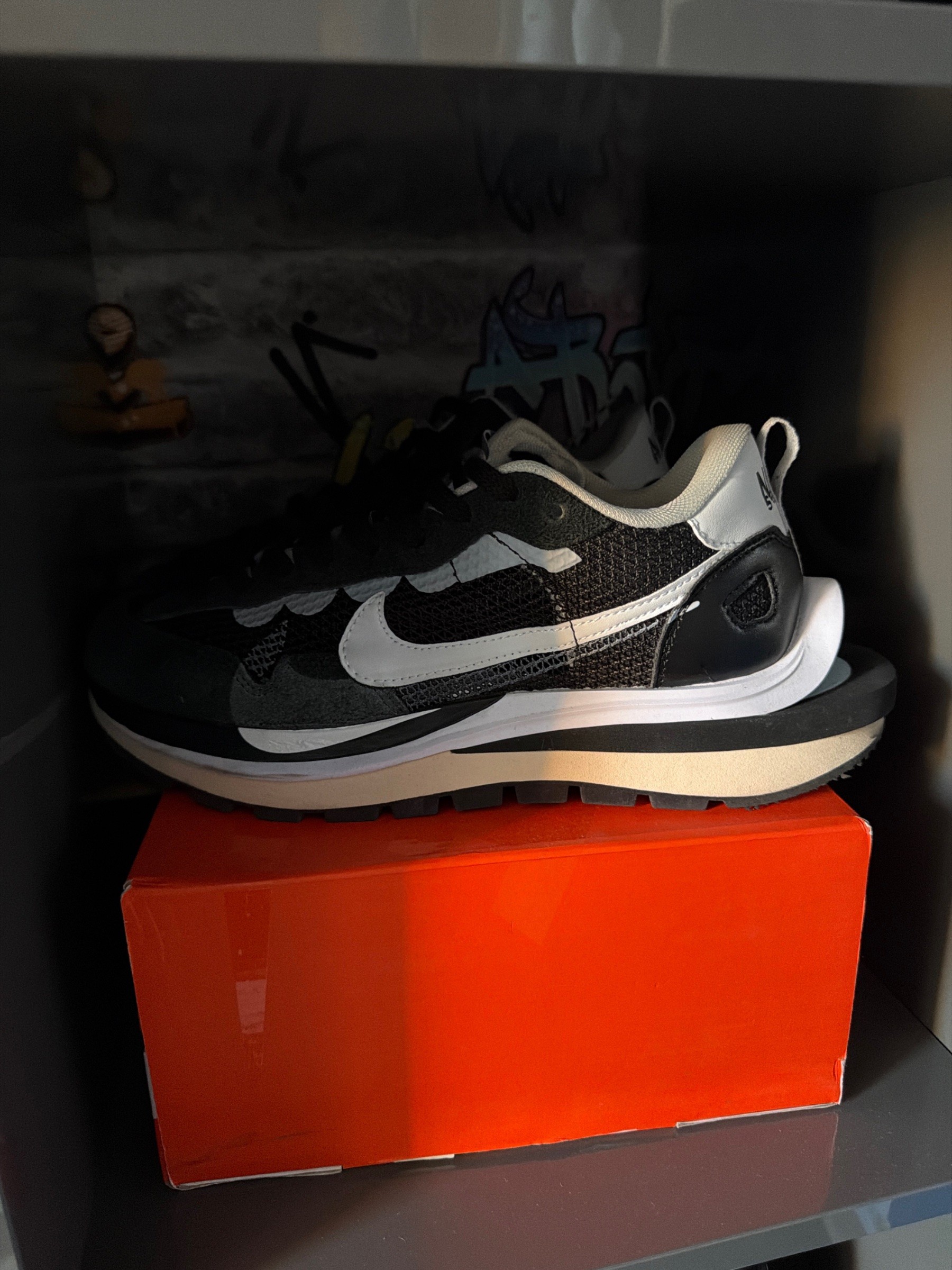 Photo de Nike Sacai VaporWaffle Black/White