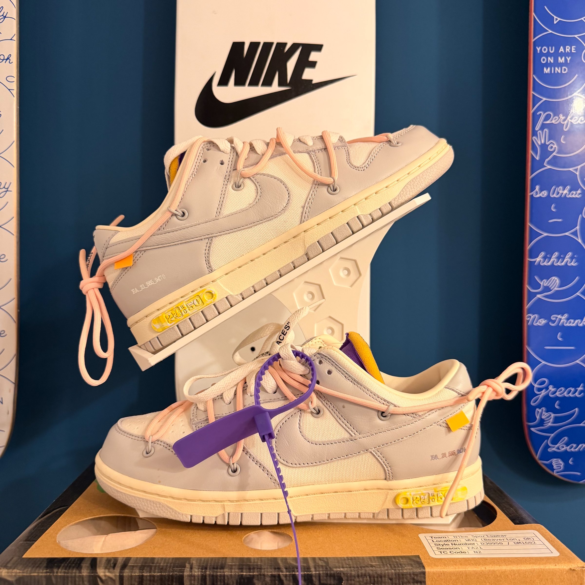 Photo de Nike Dunk Low Off-White Sail/Neutral Grey-Washed Coral 'Lot 24'