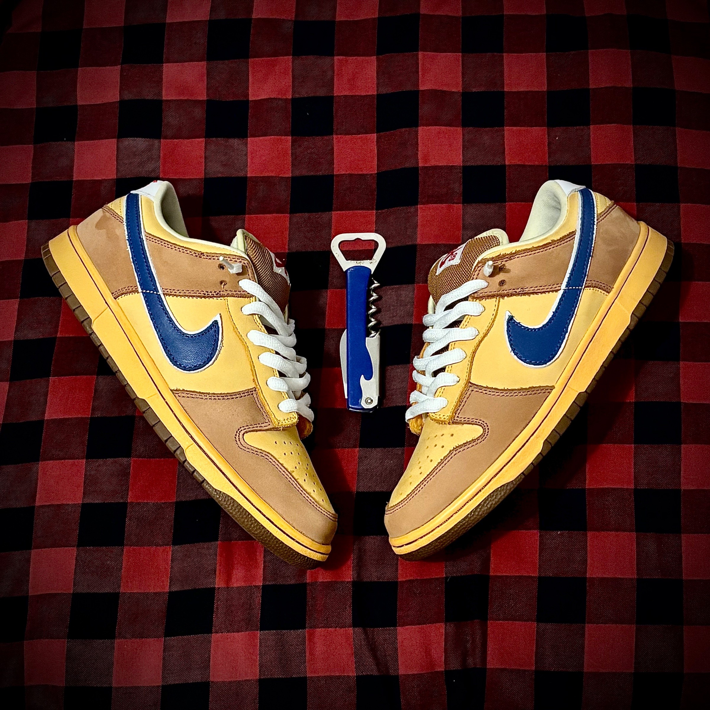 Photo de Nike Dunk Low Premium SB “Newcastle” Gold/Atlantic Blue-OR/Bleatl (Newcastle)