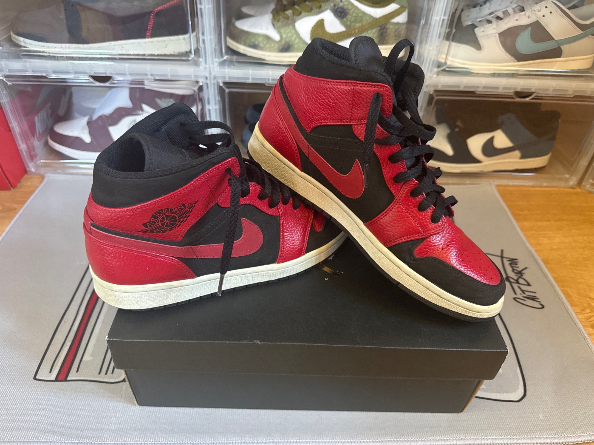 Photo de Air Jordan 1 mid Reverse Bred Black/White-Gym red