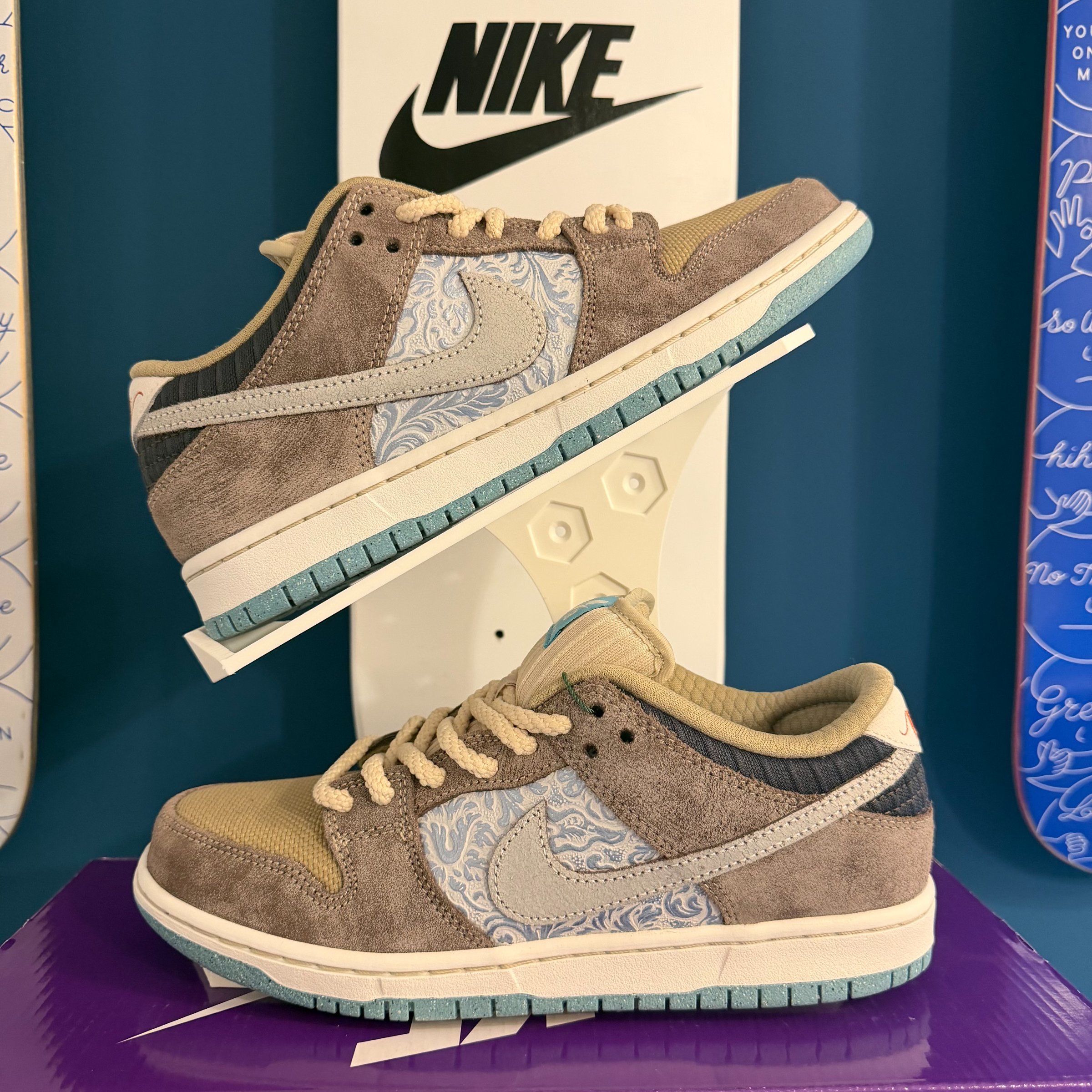 Photo de Nike SB Dunk Low Big Money Savings