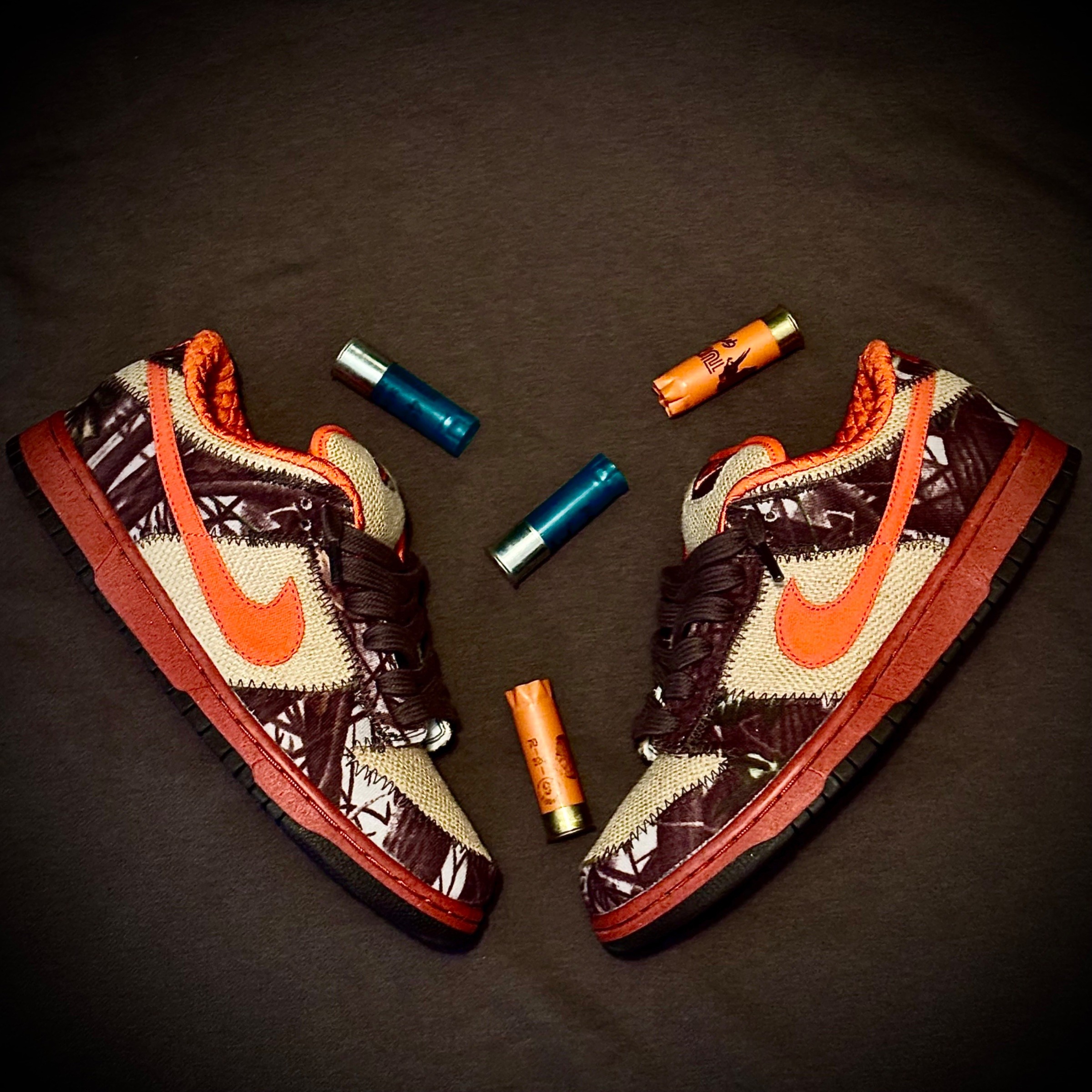 Photo de Nike Dunk Low Pro SB “Reese Forbes Hunter” Natural Burlap/Orange Blaze (Duck Camo)