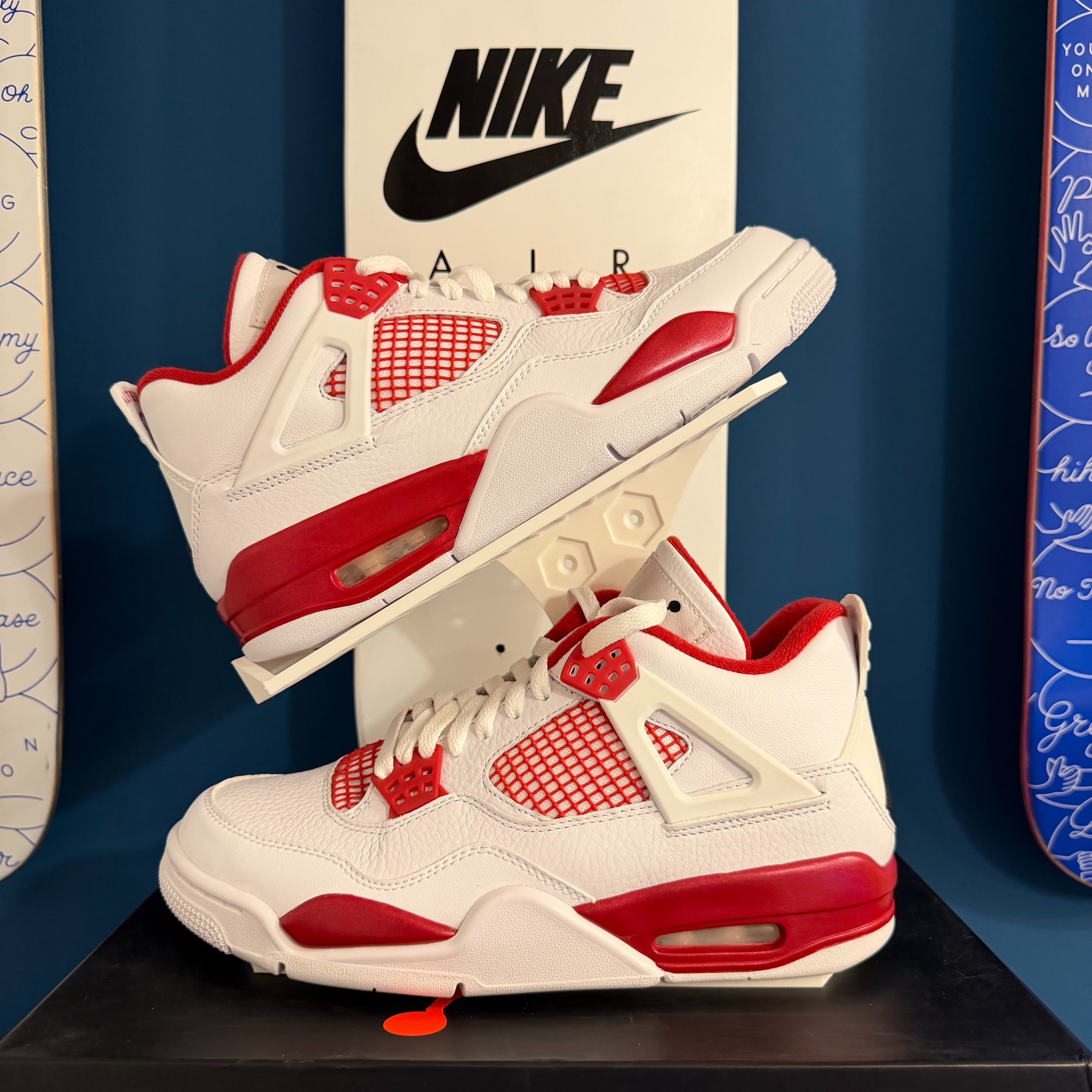Photo de Air Jordan 4 Retro White/Black-Gym Red (Red Cement)
